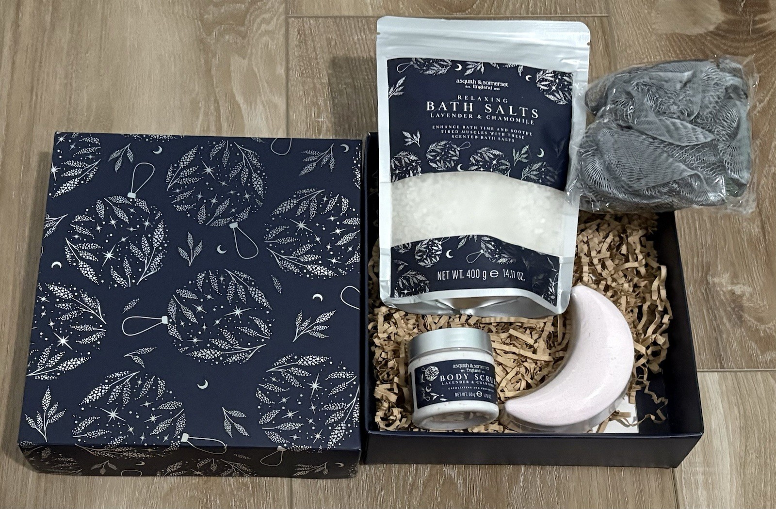 ASQUITH & SOMERSET LAVENDER & CHAMOMILE BATH SALTS, BODY SCRUB, LUXURY GIFT SET