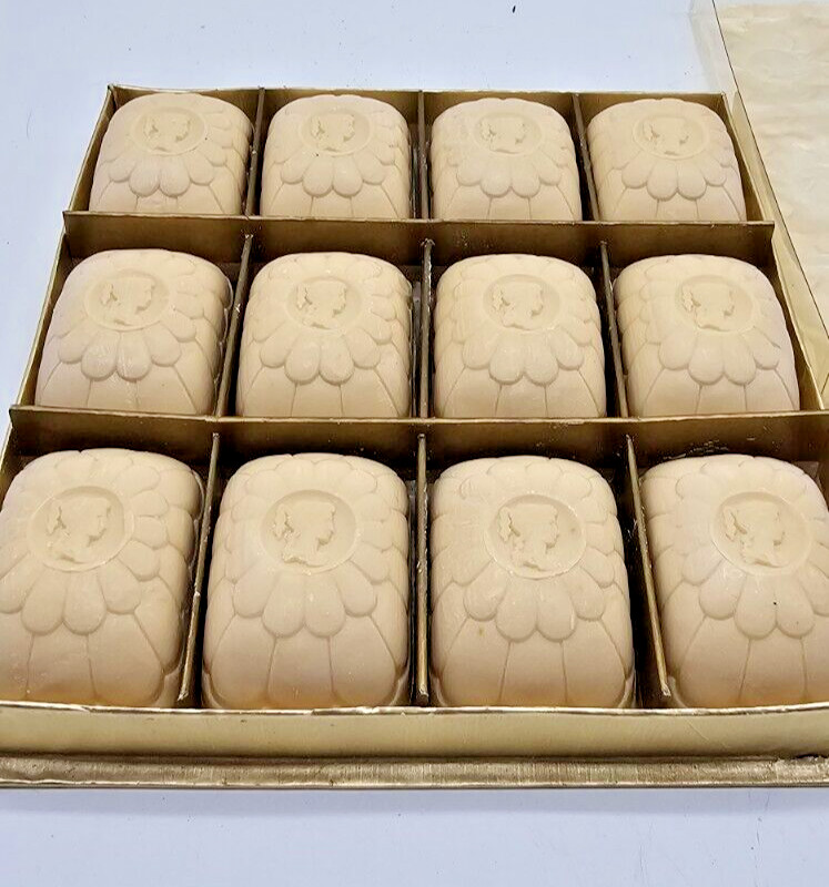 Vintage Savon Marly Decorative Guest Soaps 12 Bars Box Set NOS