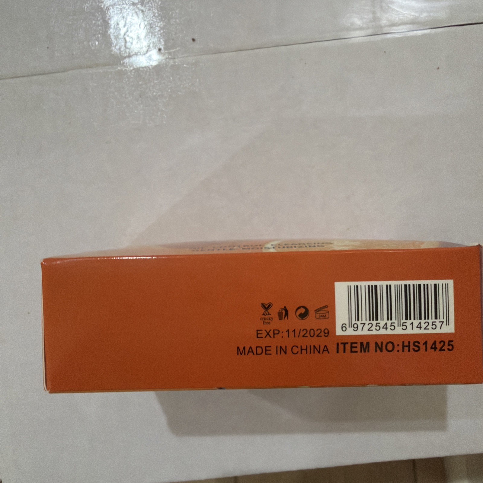 MECOW Vitamin C Oil Control Moisturizing Body Bar Soap Orange Scent HS1425