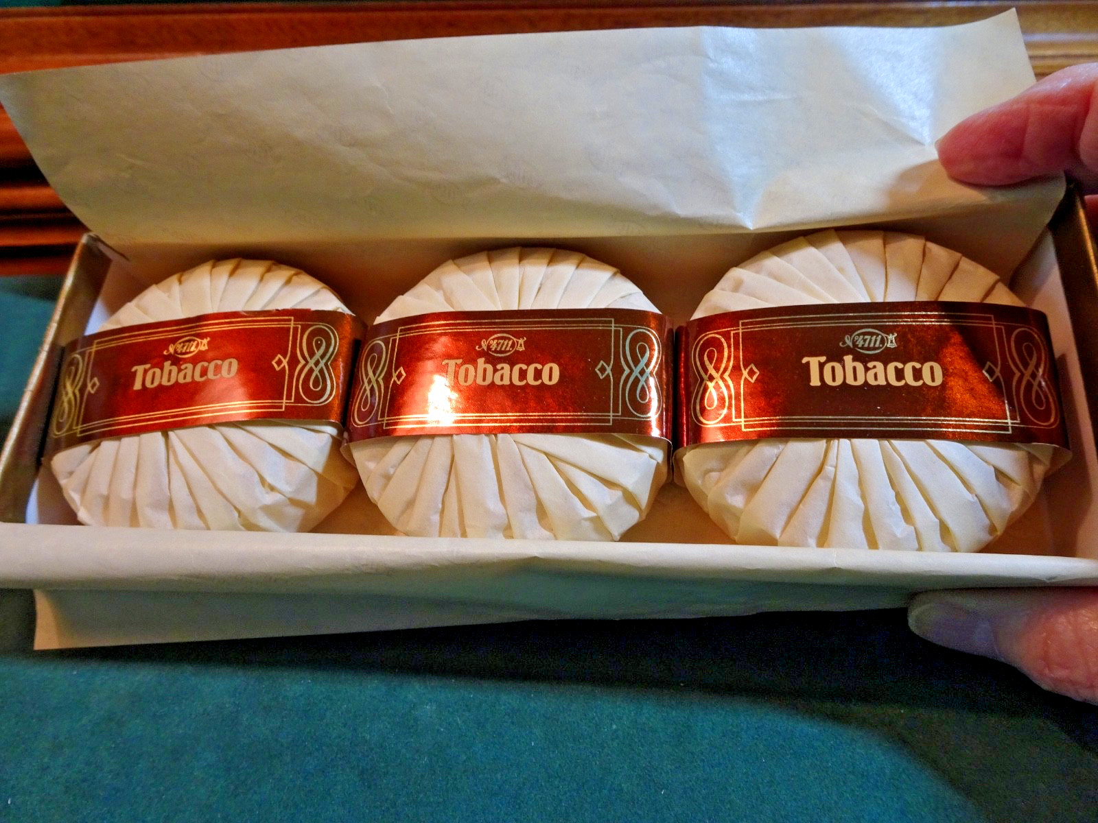 MUELHENS #4711 TOBACCO LUXURY SOAP BARS, SET/3, GERMANY, ORIG. BOX, 3.5 OZ EACH