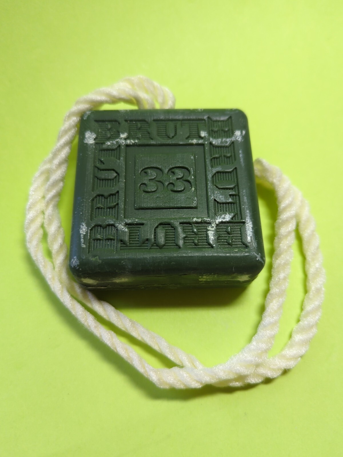 Faberge Brute 33. Mens Soap On A Rope. 5 Oz Bar. New In Box.