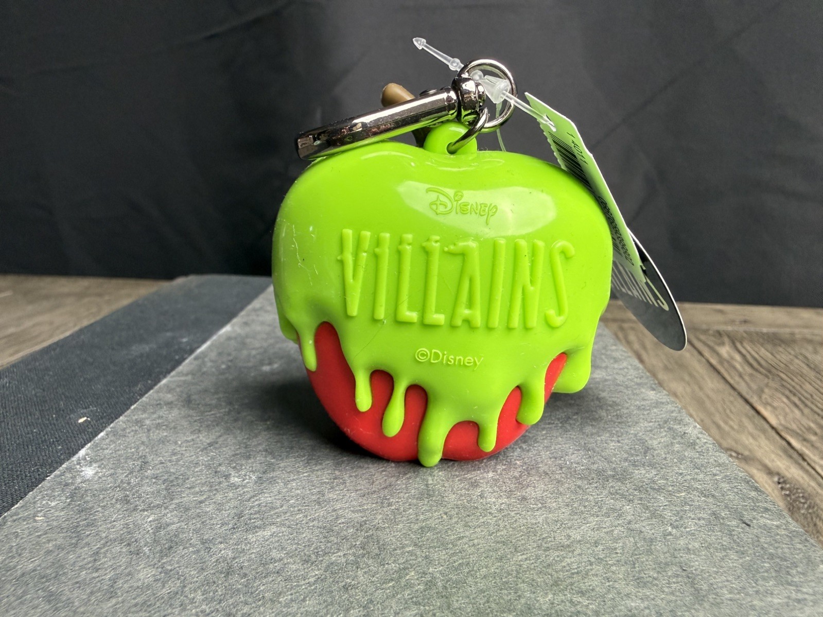 Bath & Body Works Disney Villains Evil Queen Poison Apple Pocketbac & Sanitizer