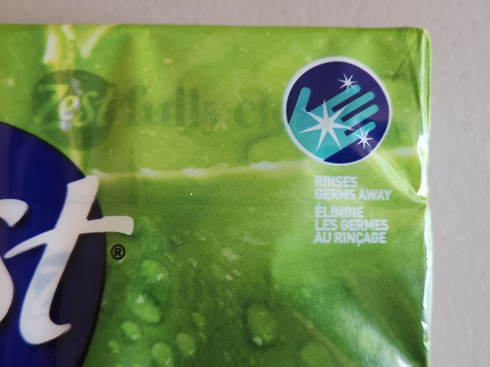 NIP ZEST 8 Bar Aloe Deodorant Soap 4Oz Each 32 Oz Ttl. Odor Protection Hydrating