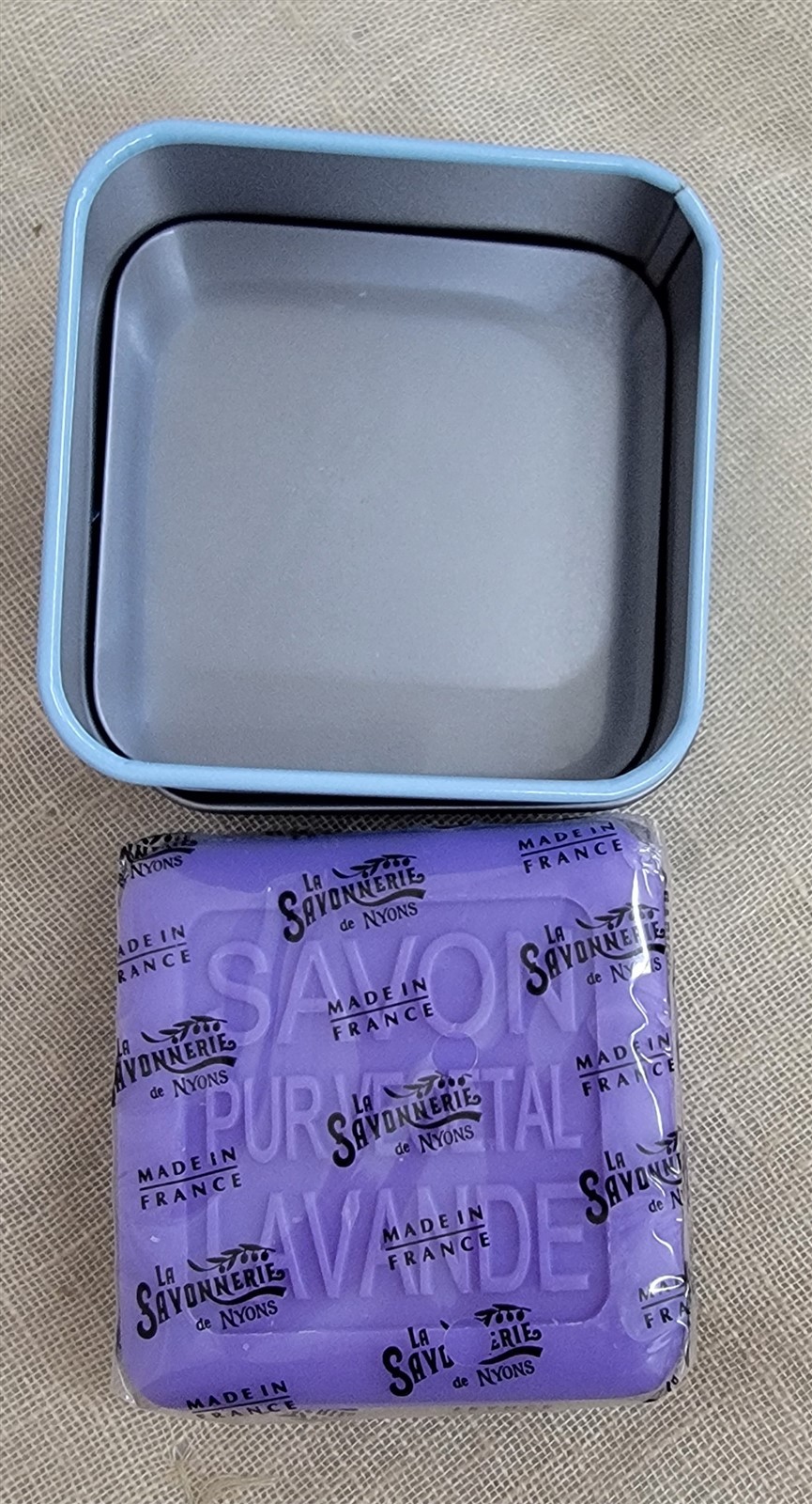 Victorian Trading La Savonnerie de Nyons Savon Lavender Soap Metal Tin 6C