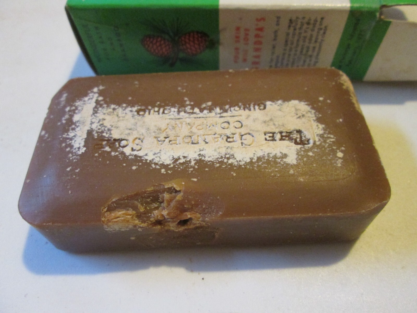 VINTAGE NOS Grandpa’s Wonder Pine Tar Toilet Soap 3.25 Oz Vintage NIP