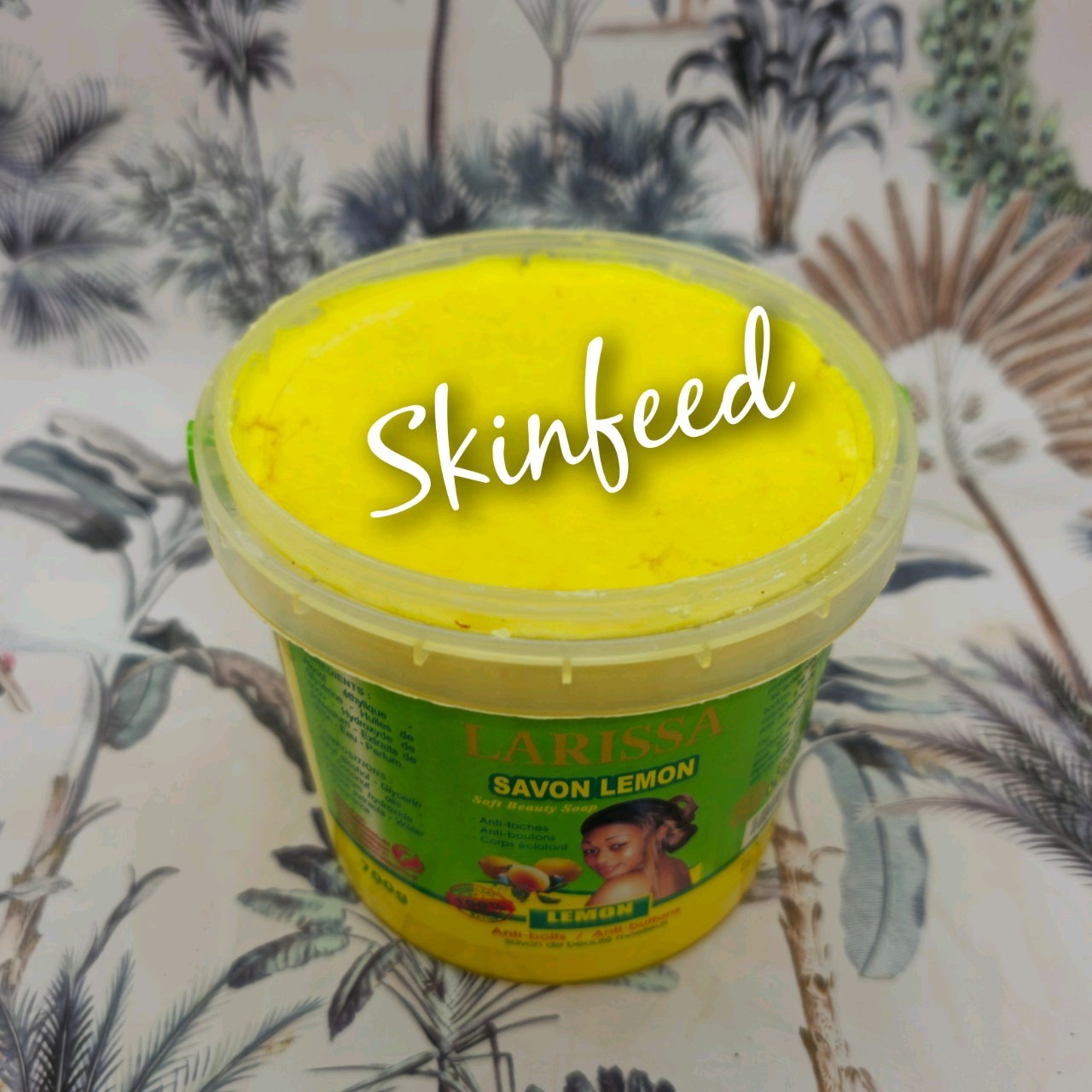 Larissa Lightening Lemon Gommage Beauty White Soap 700