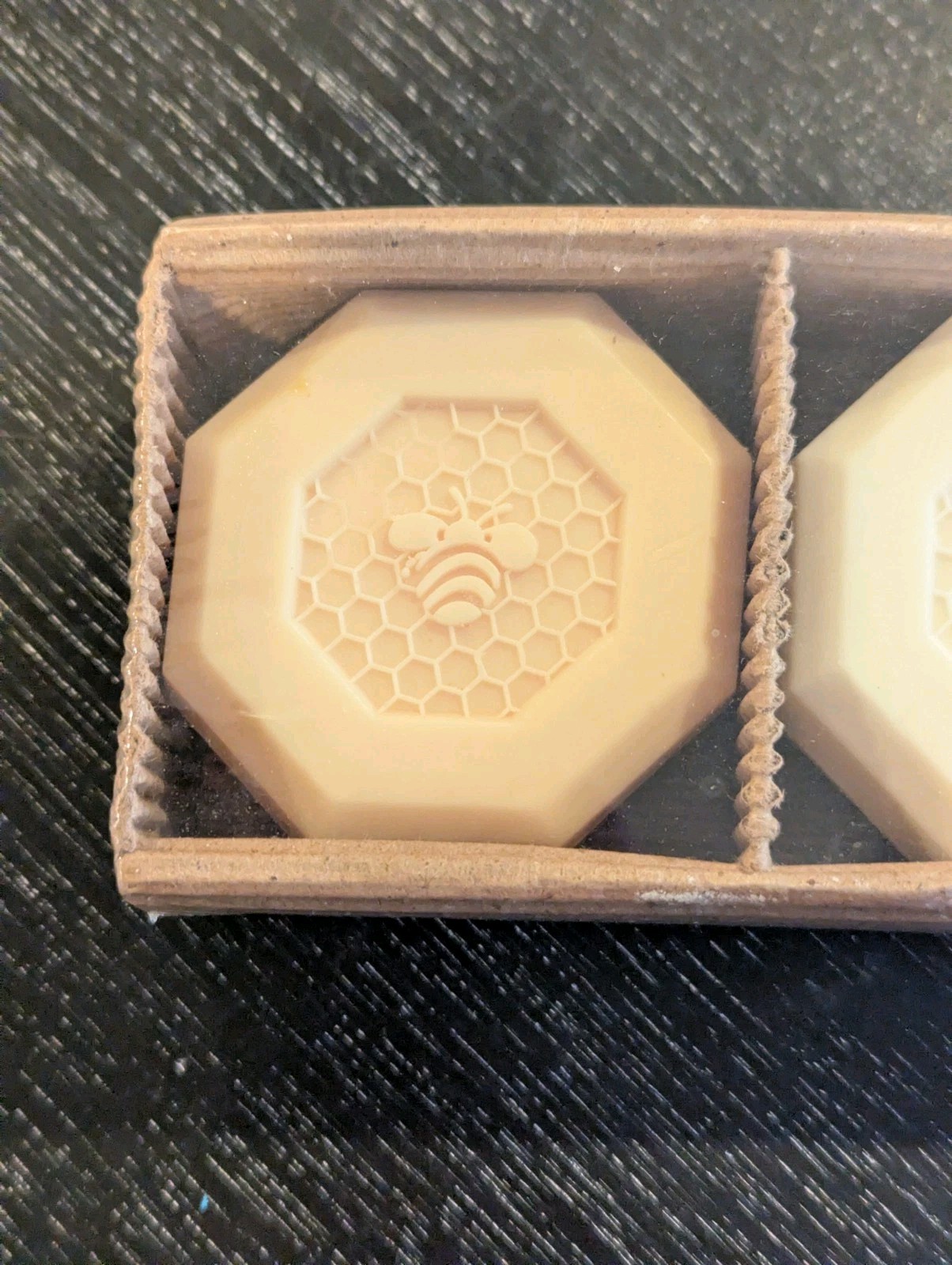 Soaps CST Fine Honey Assortment Beeswax/Aloe/Roseberries/Goat Milk 4 – 3.5oz USA