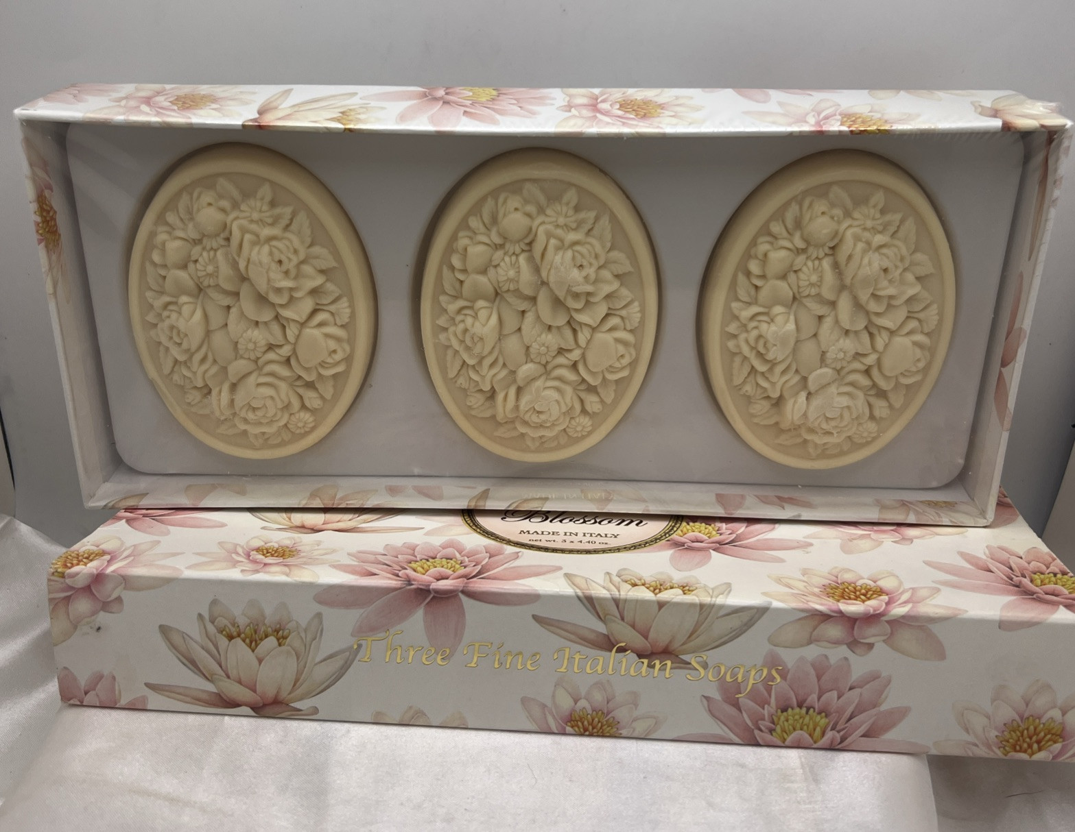 Saponificio Artigianale Fiorentino Soap Water Lily Blossom 3x 4.40oz Italy