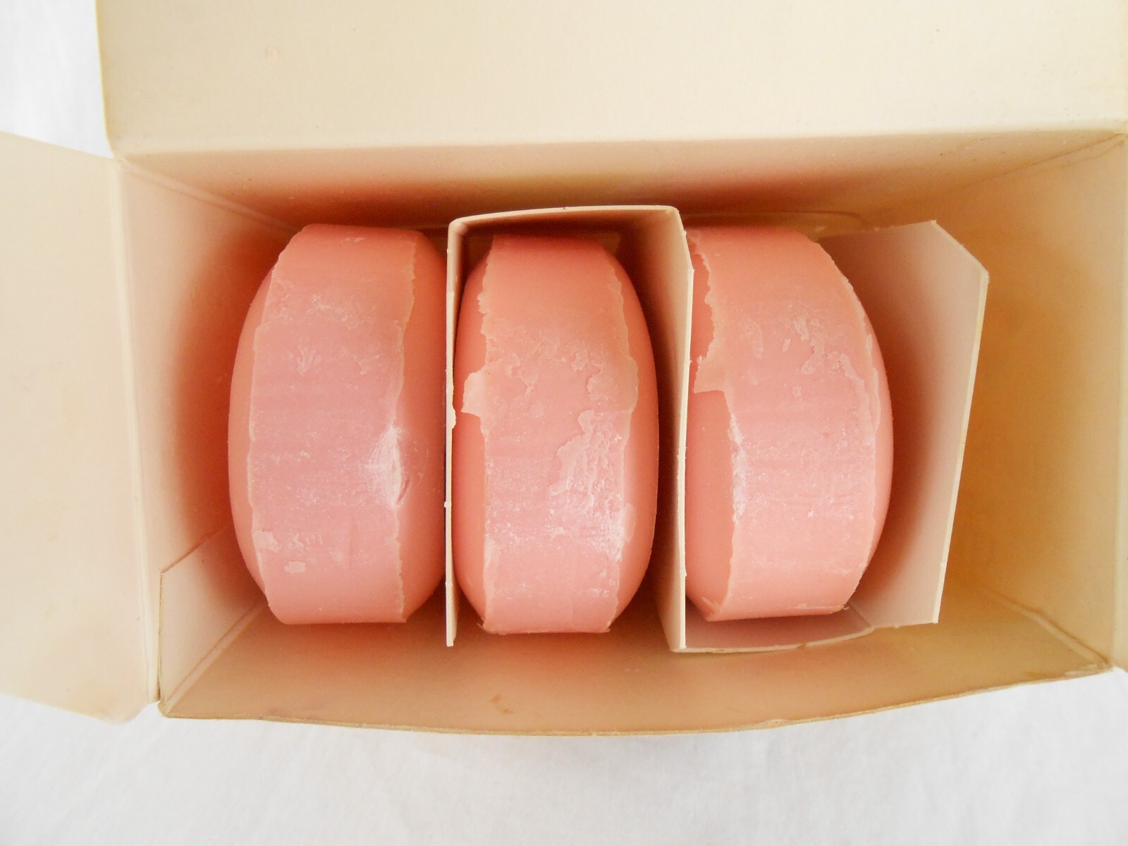 Yardley of London Roses Pink Bath Bar Soap Pack of 3 New Open Box Vintage 1990