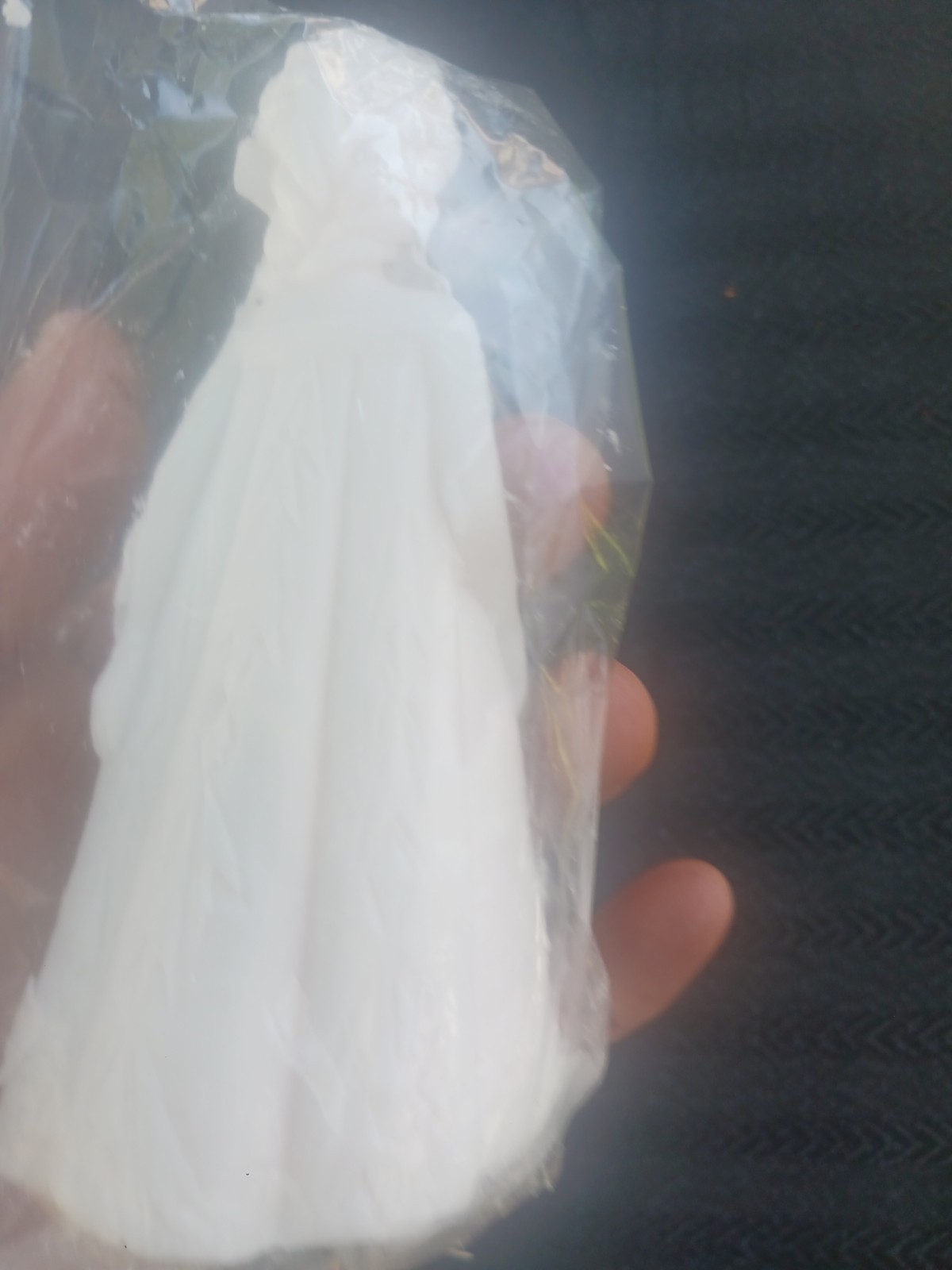Frozen Elsa 10in(5oz) Soap Statue