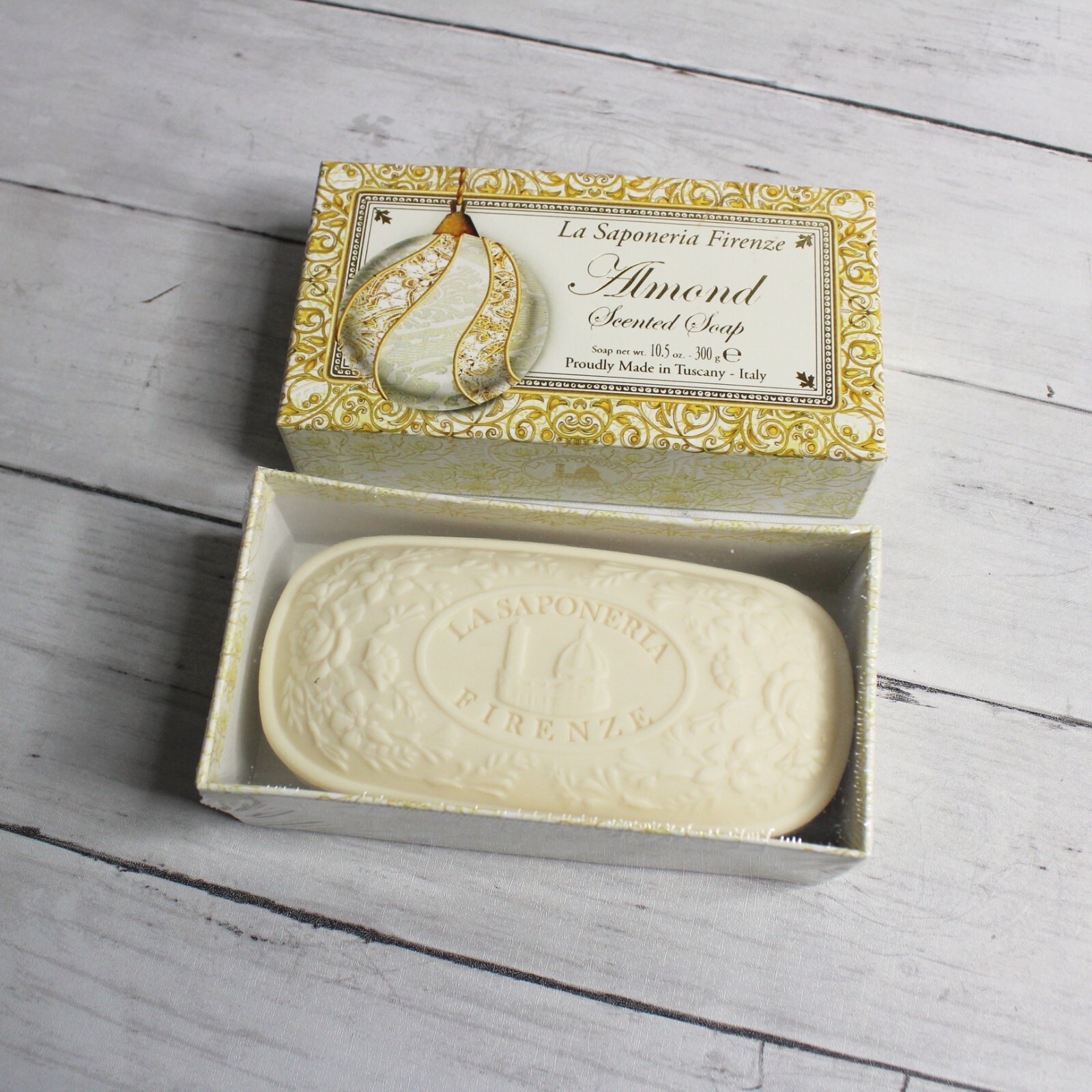 La Saponeria Firenze Decorative Almond Scented Soap Bar Made in Italy