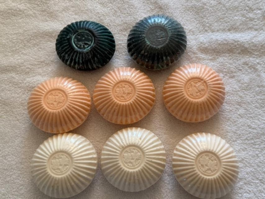 Lot of 8 Vintage (7 NEW) Oak Leaf and Acorn Round & Fluted Design SOAP TE Logo!