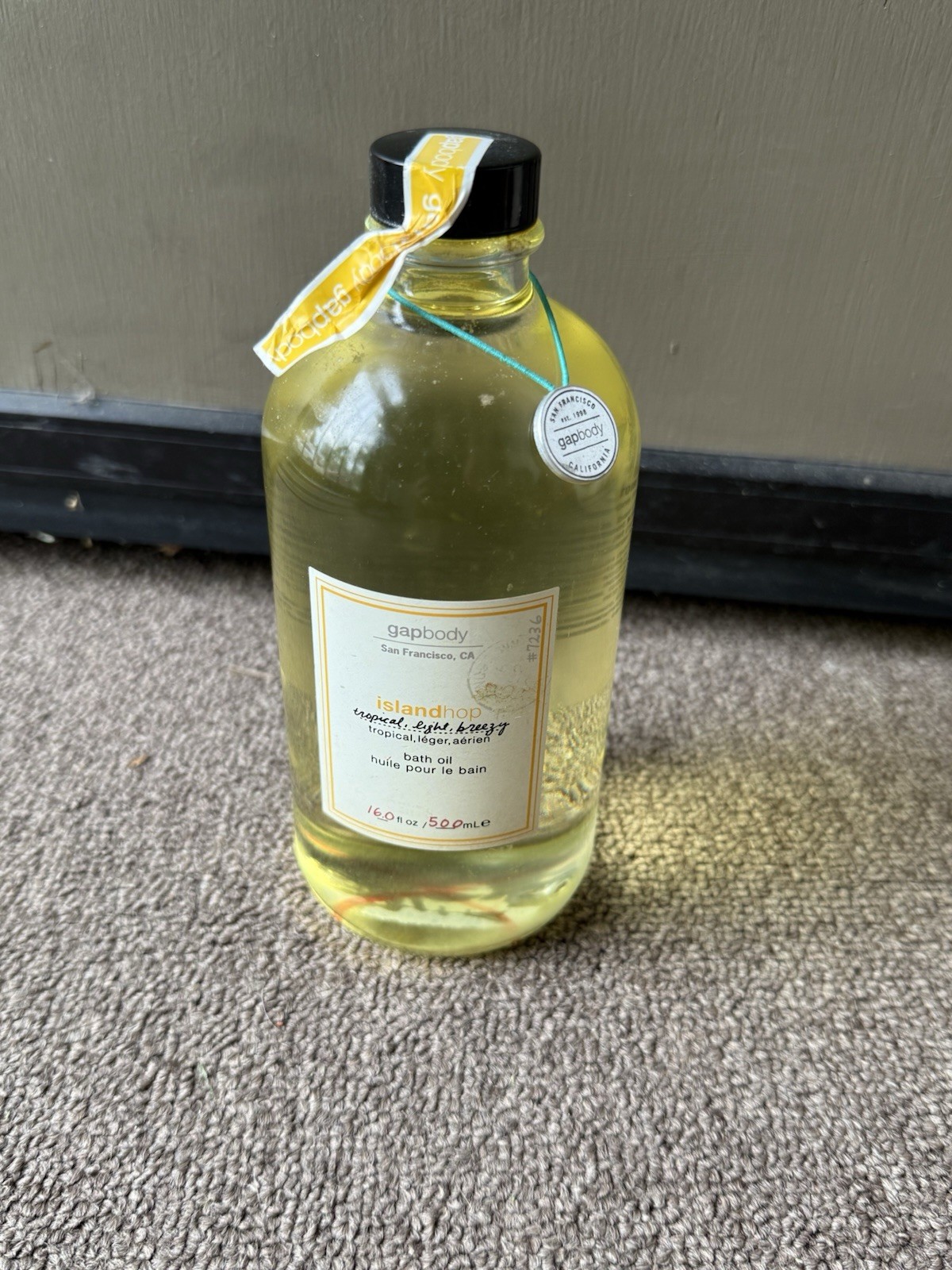 GAP BODY ISLAND HOP BODY TROPICAL LIGHT BREEZY BATH OIL 16 OZ 500 Discontinued