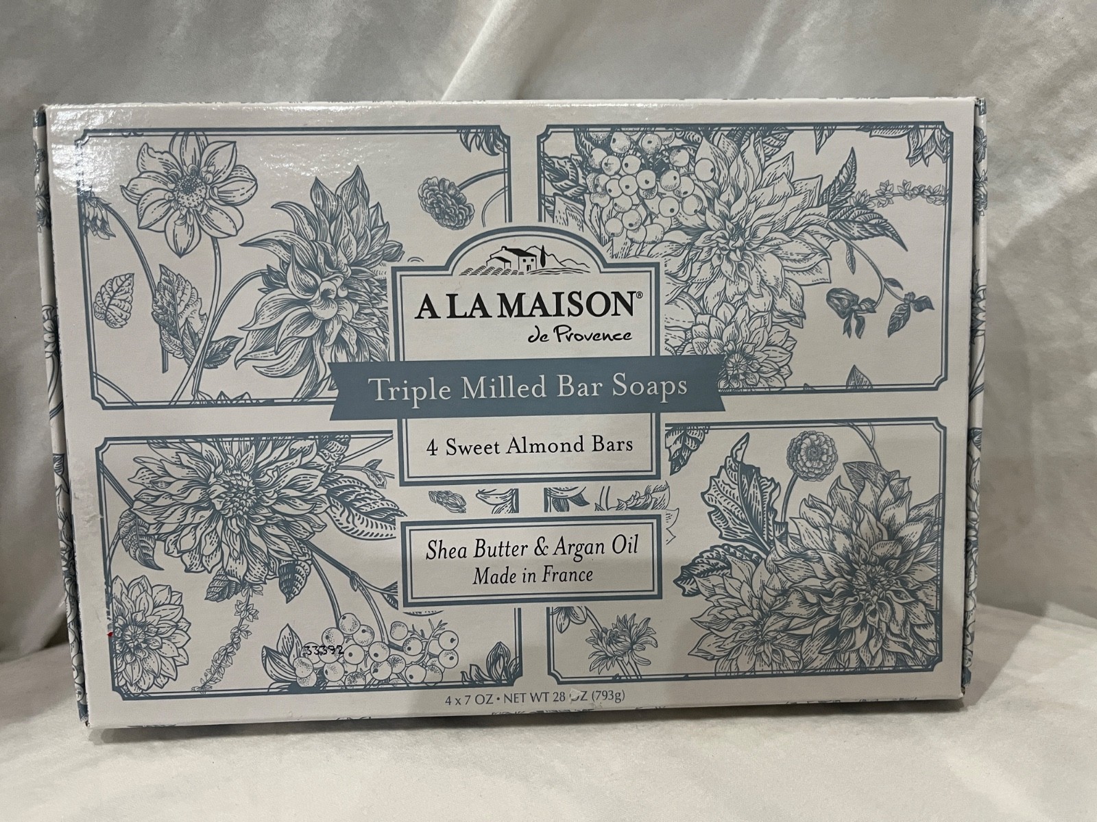 A La Maison de Provence Triple Milled Bar Soap Sweet Almond 4 Bars of 7 oz New