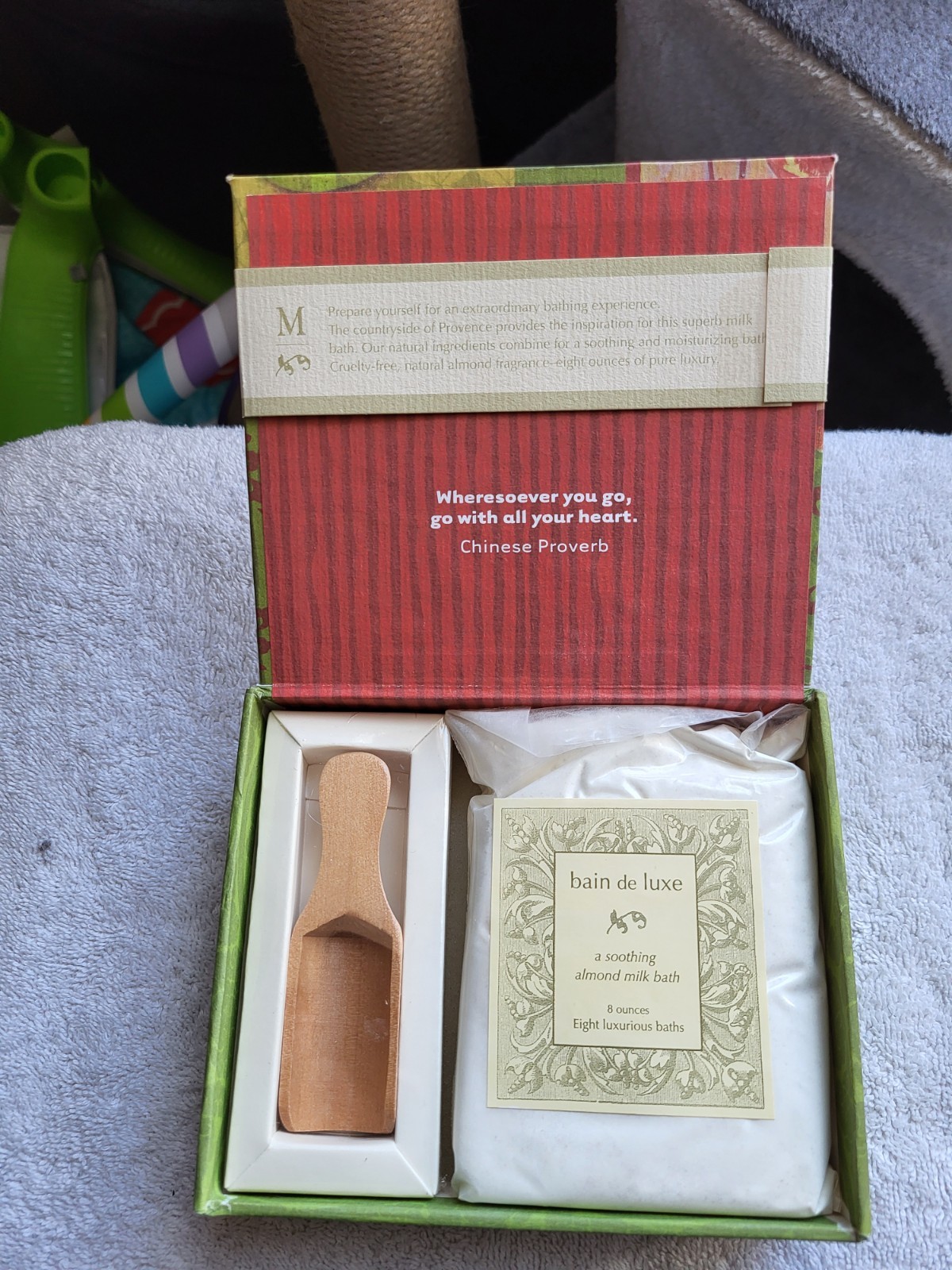 NATURAL ALMOND MILK BATH 8 OZ WITH WOOD SCOOP BAIN DE LUXE BNIB “BIN H”