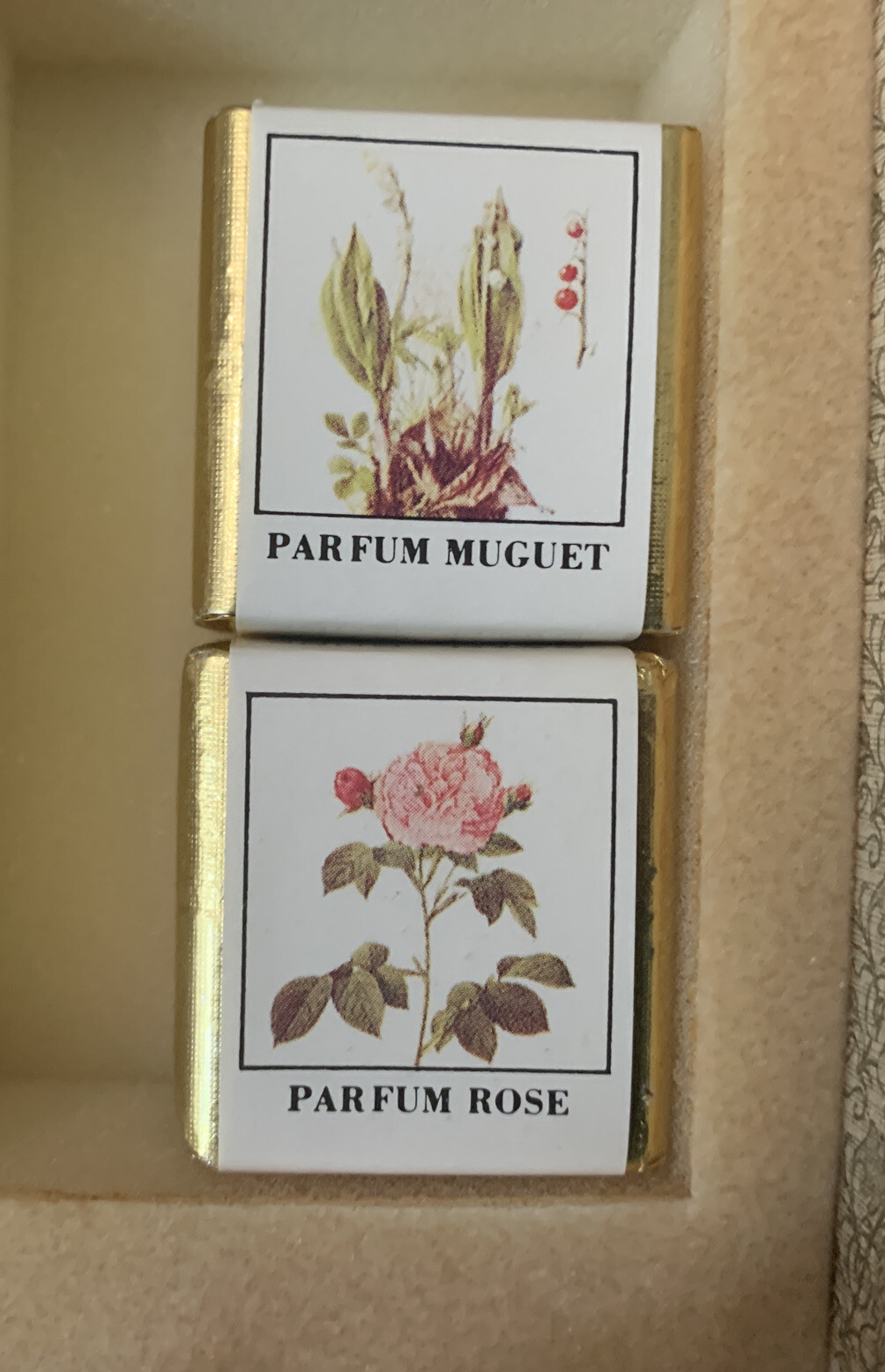 Savon De Luxe Almond Soap 6.6 Oz Bar M Gift Box French Milled And 2 Bath Cubes