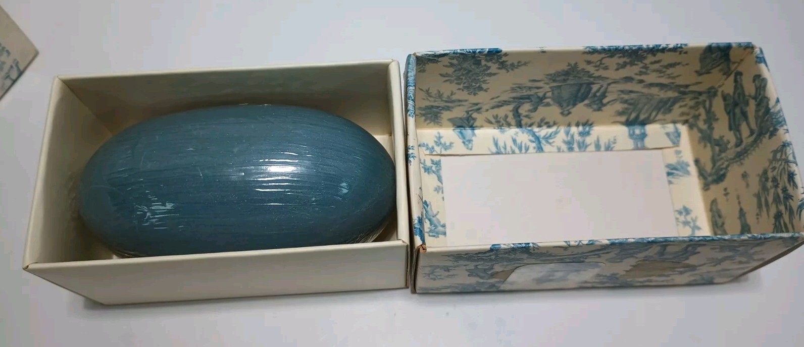 Bath Garden Blue Harbor White Blue Mineral Bath Salt 10oz & Bar Soap – Vintage