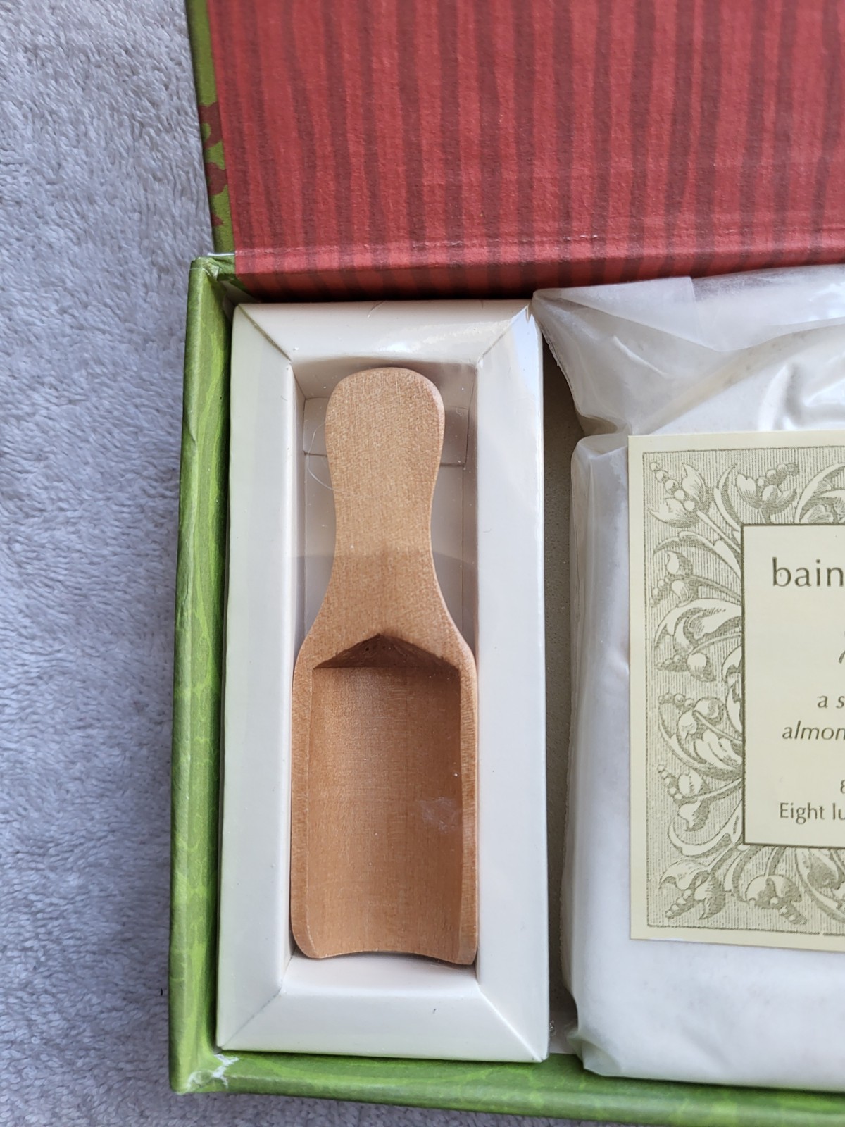 NATURAL ALMOND MILK BATH 8 OZ WITH WOOD SCOOP BAIN DE LUXE BNIB “BIN H”