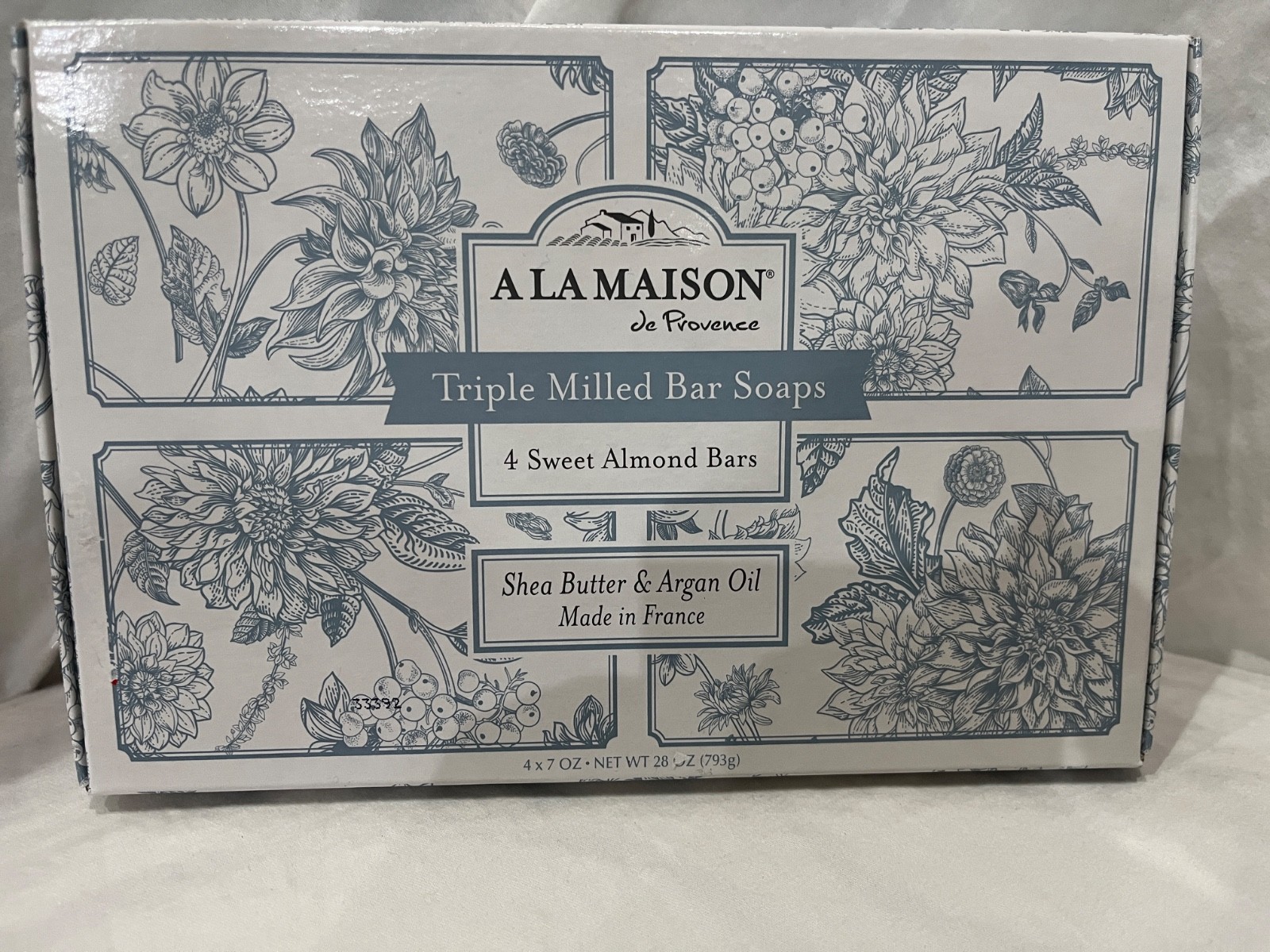 A La Maison de Provence Triple Milled Bar Soap Sweet Almond 4 Bars of 7 oz New