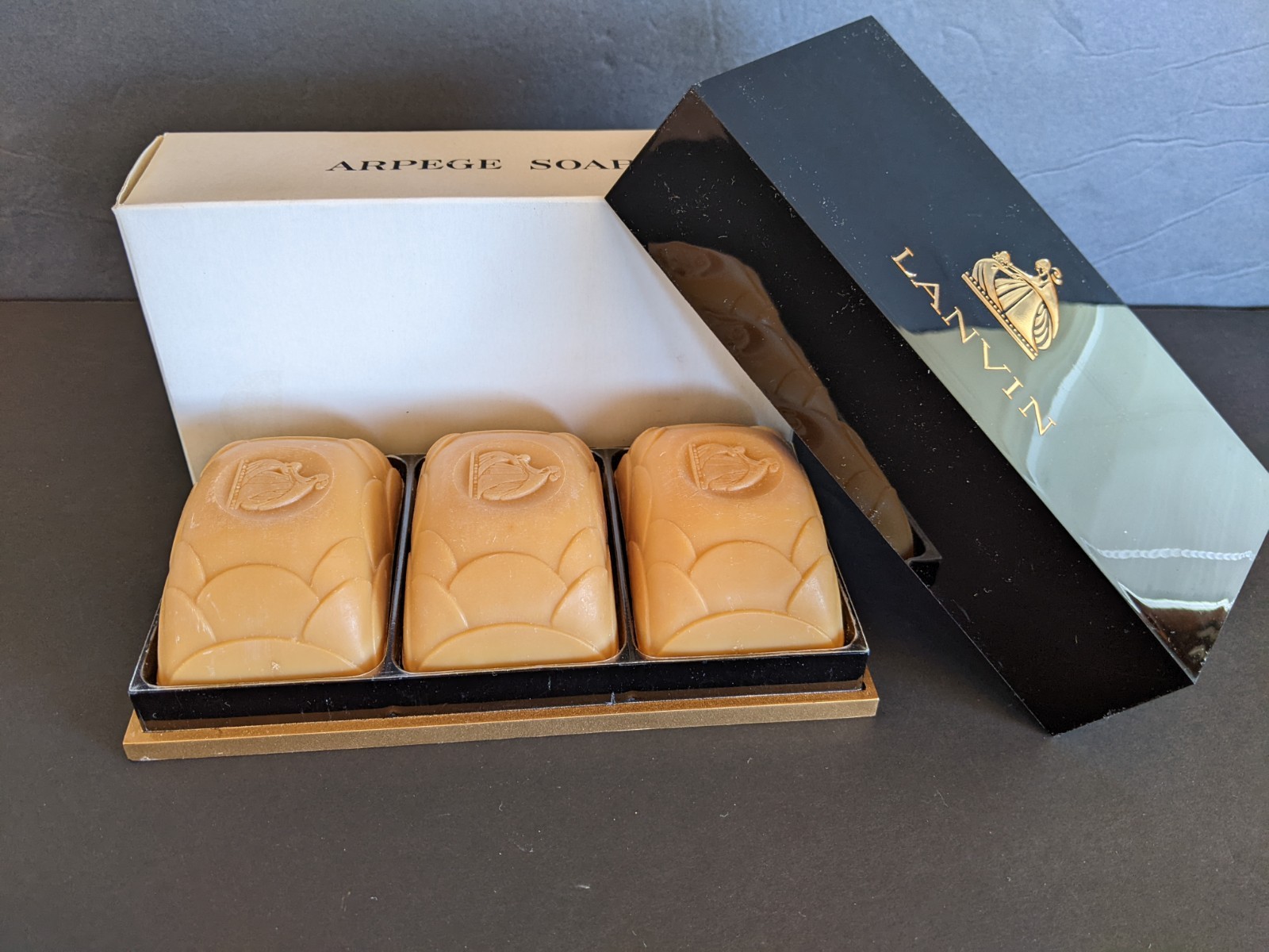 Vintage Lavin France 3X3.5oz Bars of Hand / Bath Arpege Perfume Soap w. Box New