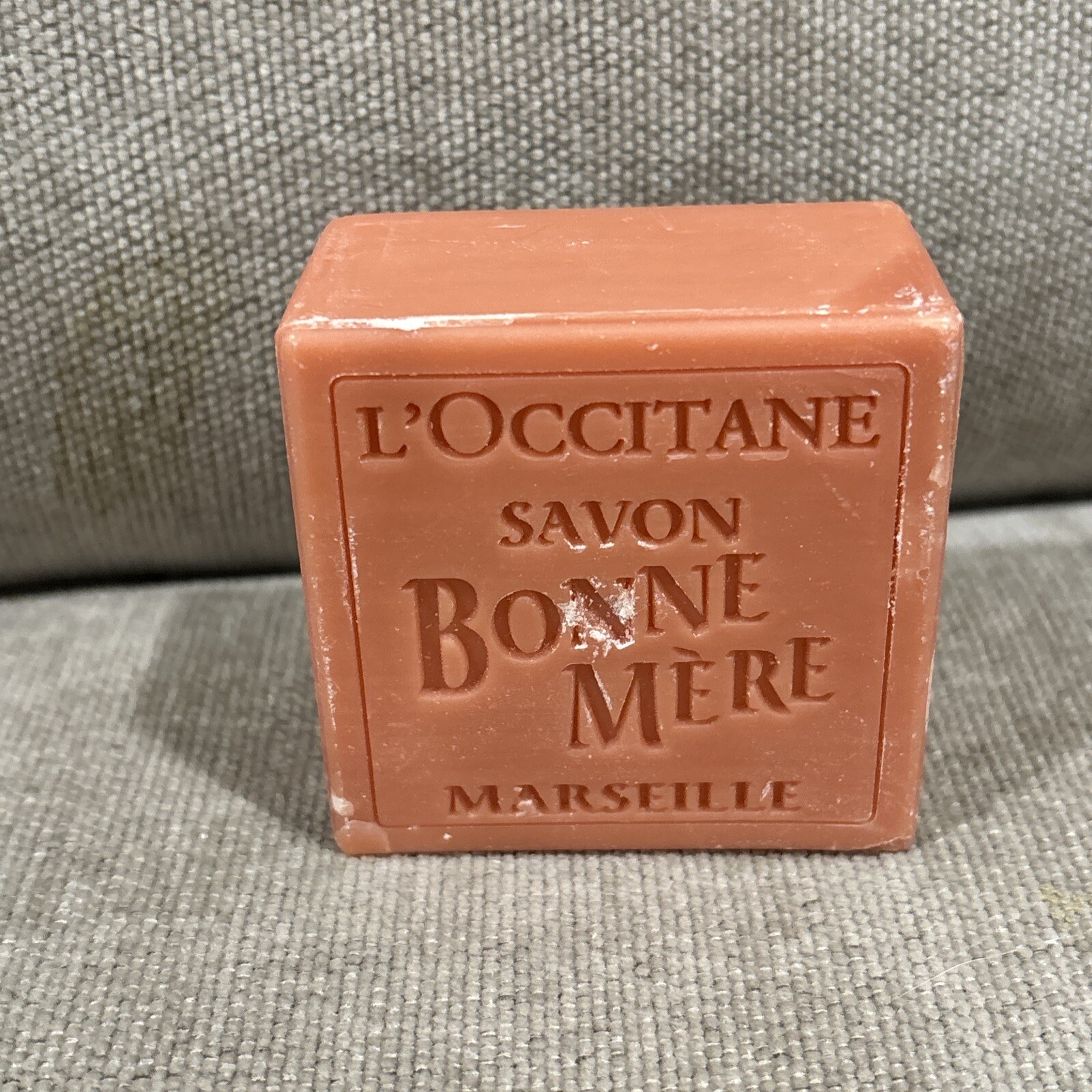 L’Occitane BONNE MERE Rhubarb & Basil 72% Essential Oils Vegetable Soap 3.5 oz