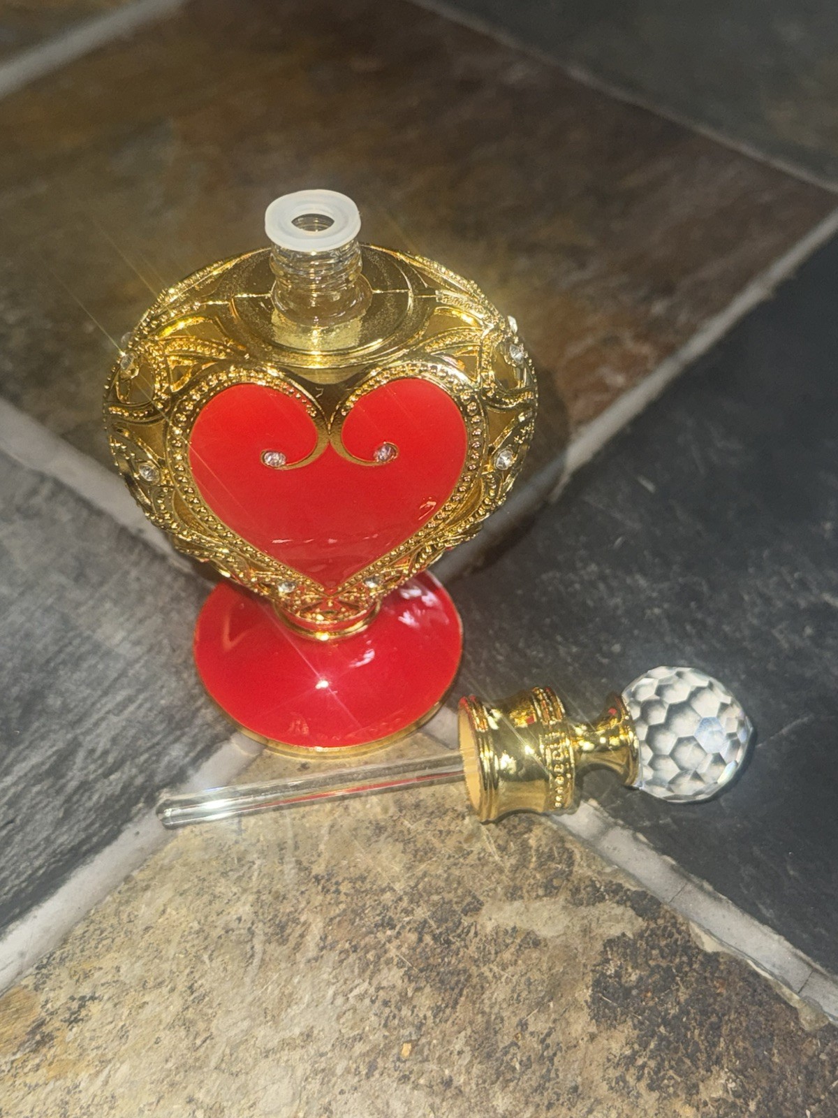 12ml Vintage Love Heart Empty Metal Perfume Bottle Refillable Aromatherapy oils