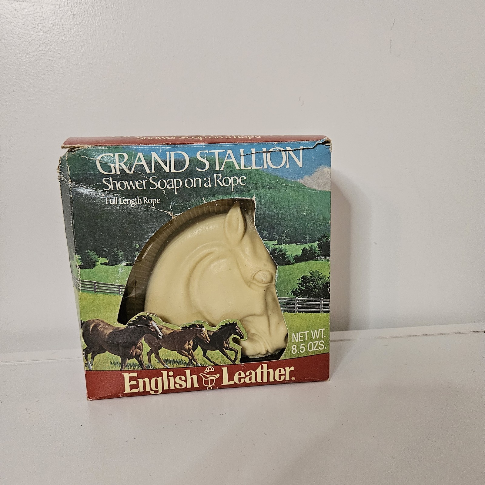 Vintage English Leather Grand Stallion Shower Soap On A Rope Full Length 8.5 Oz