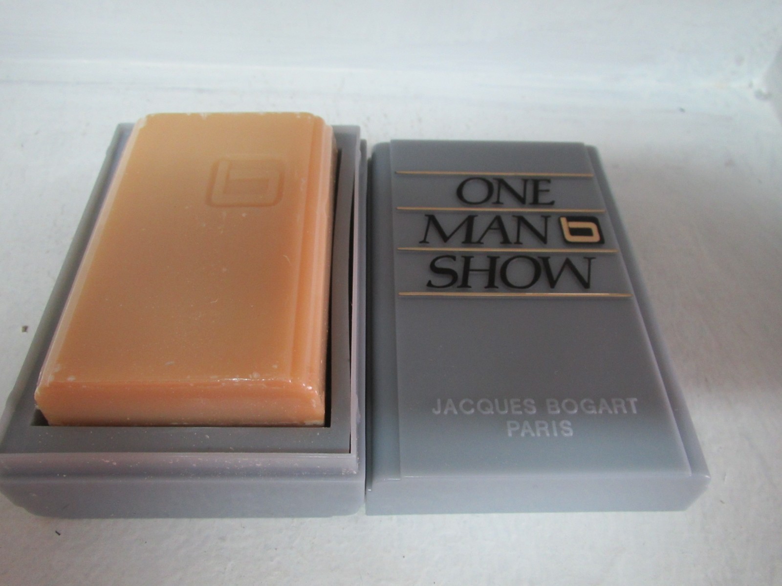 ONE MAN SHOW SOAP WITH DISH BY JACQUES BOGART 3 1/2 OZ/100 G FOR MEN