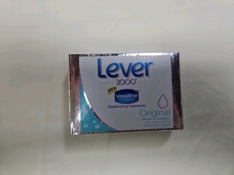 Lever 2000 with Vaseline Petroleum Jelly Origial Scent. Unused 2 Bars