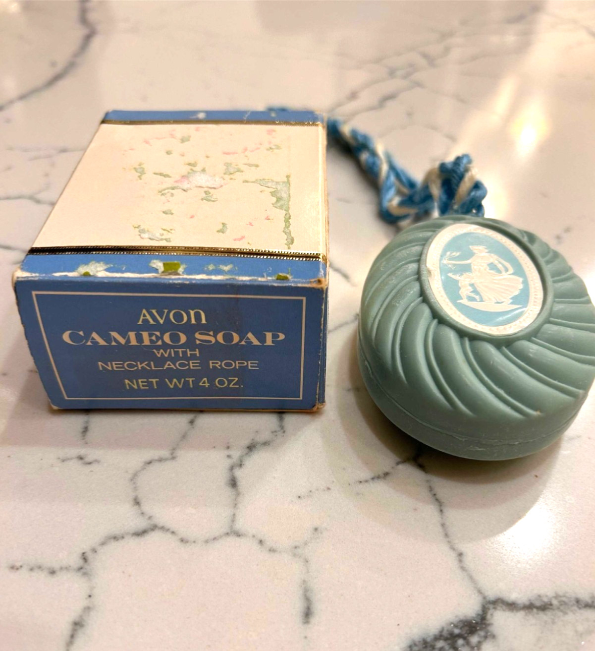 Vintage Avon Cameo Soap With Necklace Rope In Original Box – 1969