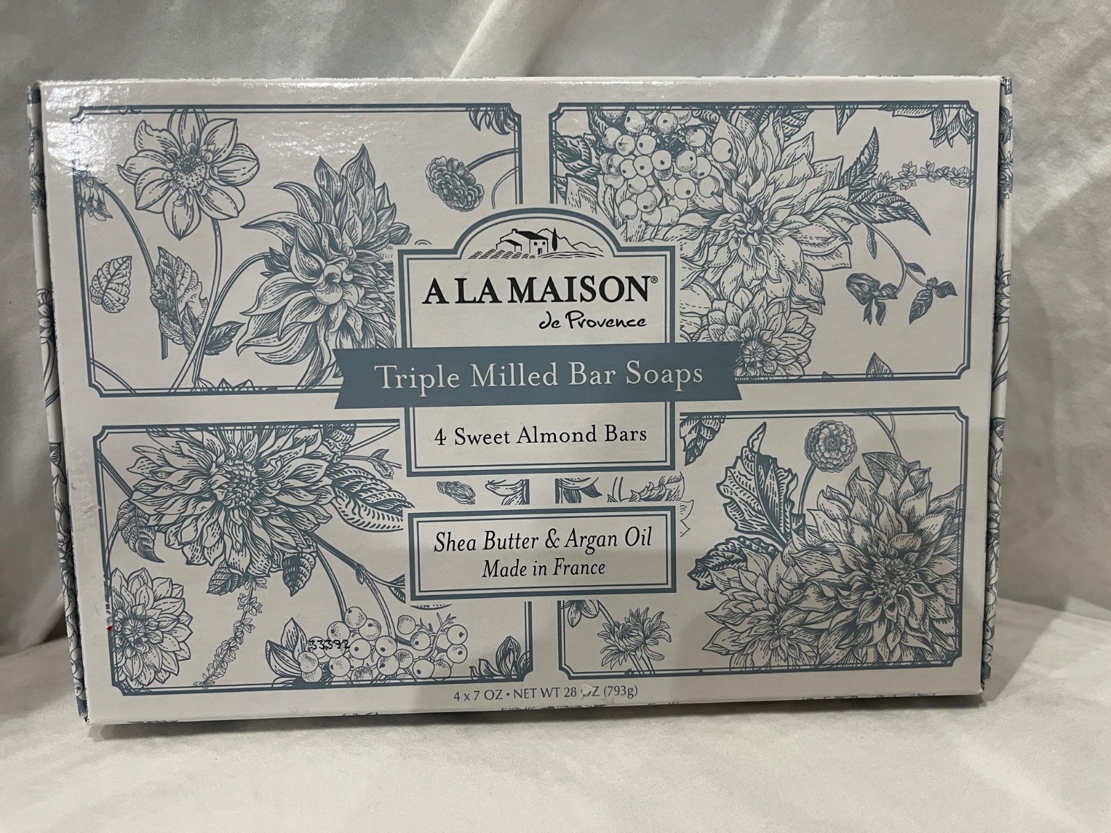 A La Maison de Provence Triple Milled Bar Soap Sweet Almond 4 Bars of 7 oz New
