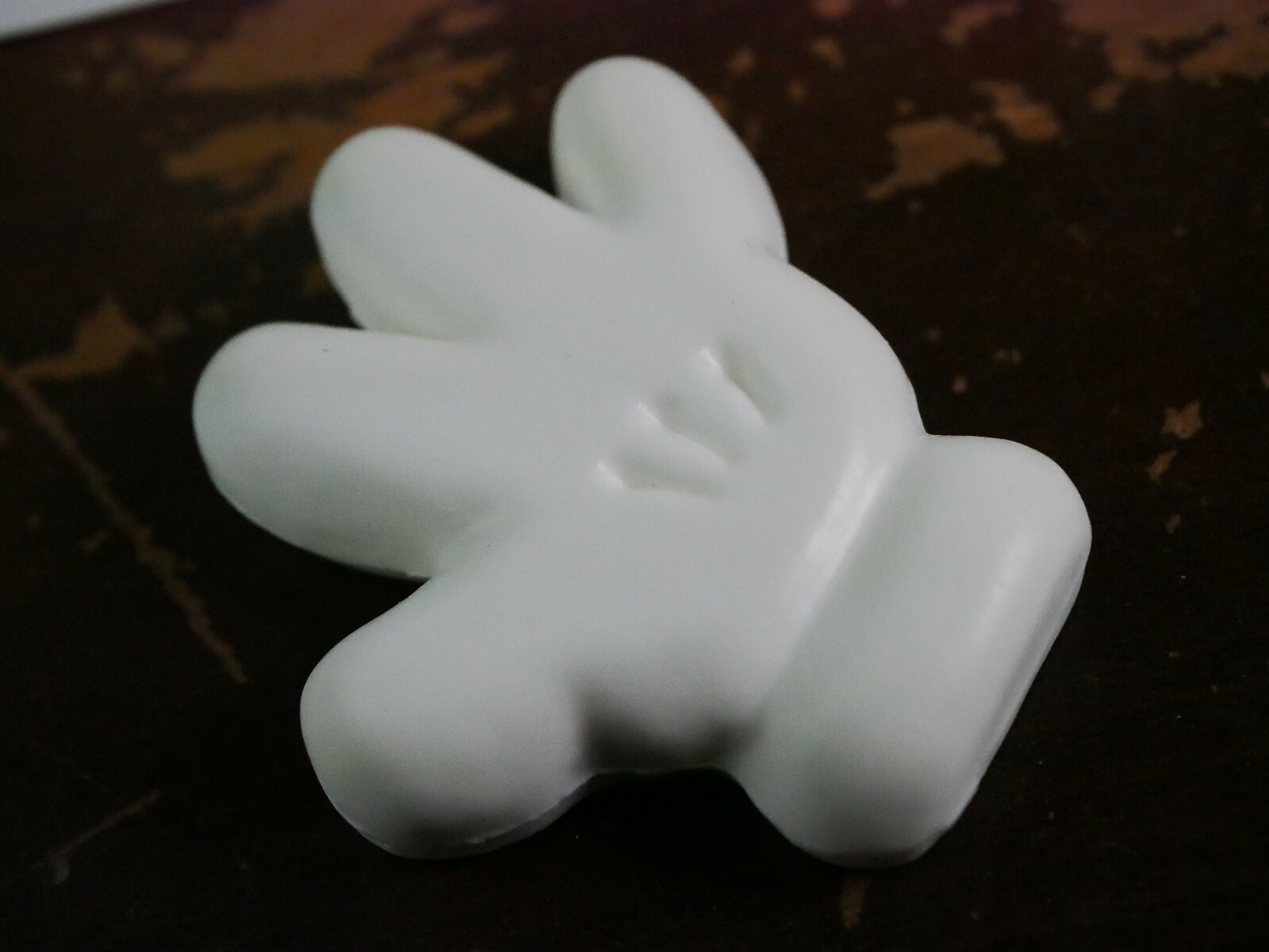 Disney Mickey Mouse Glove Shaped Soap Fragrance Free BRAND NEW