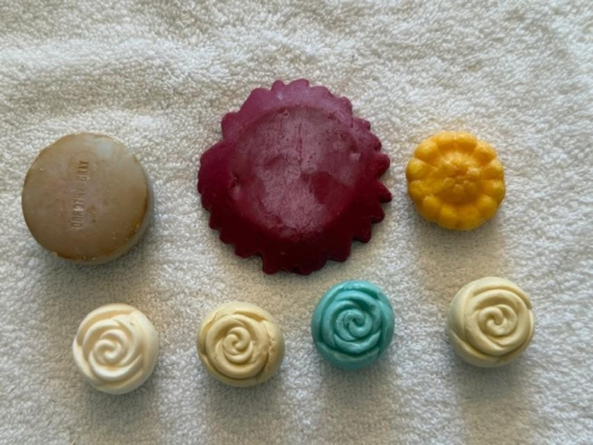 Lot of 7 Vintage Floral Design Soaps (Opened but NEW)!