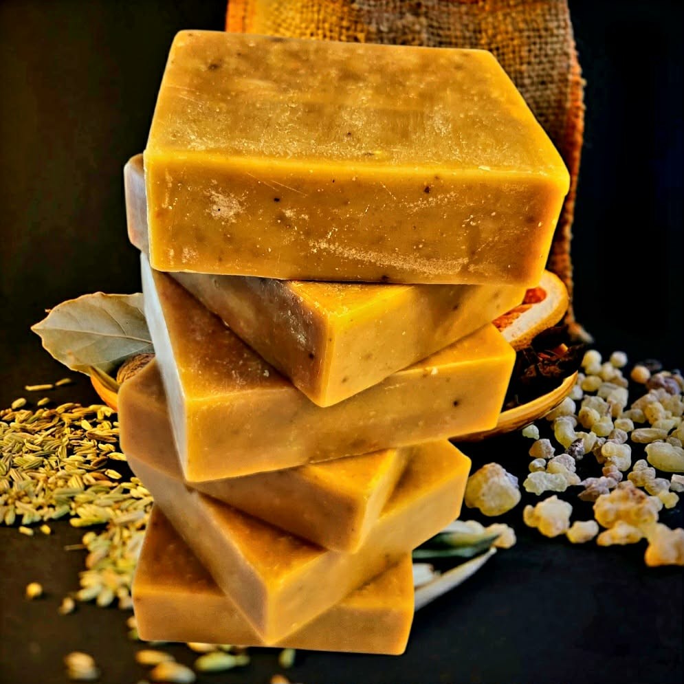 1 Whitening Soap Frankincense w/ Kojic Acid & Niacinamide Vitamin B3