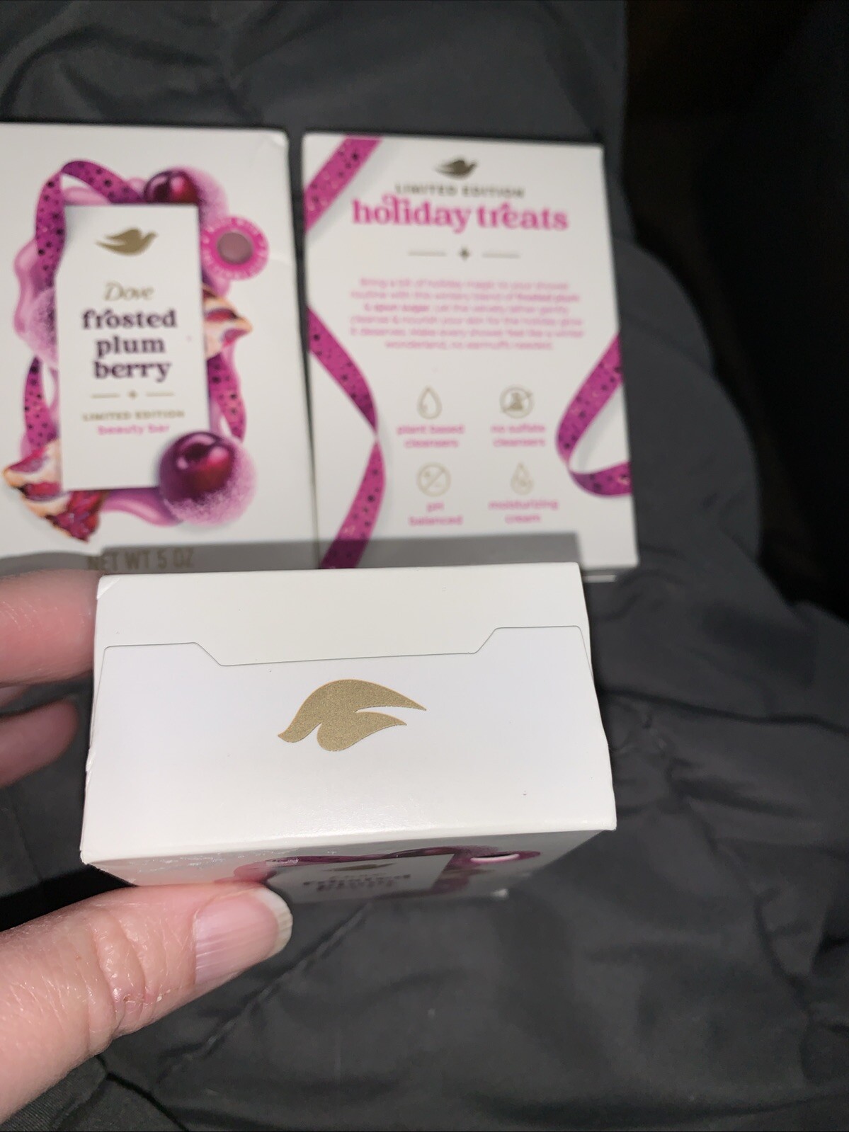 3x Dove Limited Edition Holiday Treats FROSTED PLUM BERRY Beauty Bar Soap 5oz