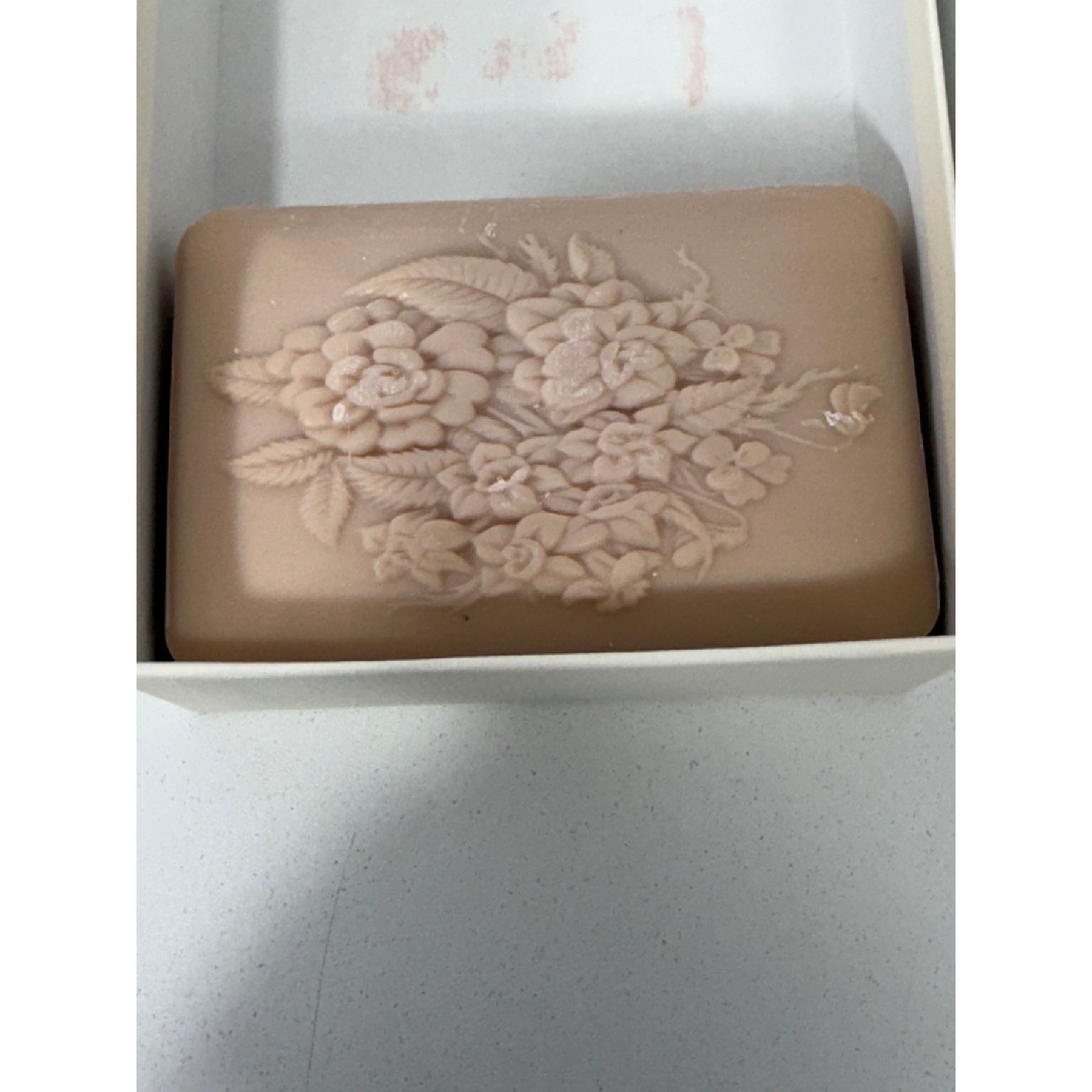 Lorcos France Lavender Savons Soap Vintage Floral Embossed Bar in Gift Box 8.8oz