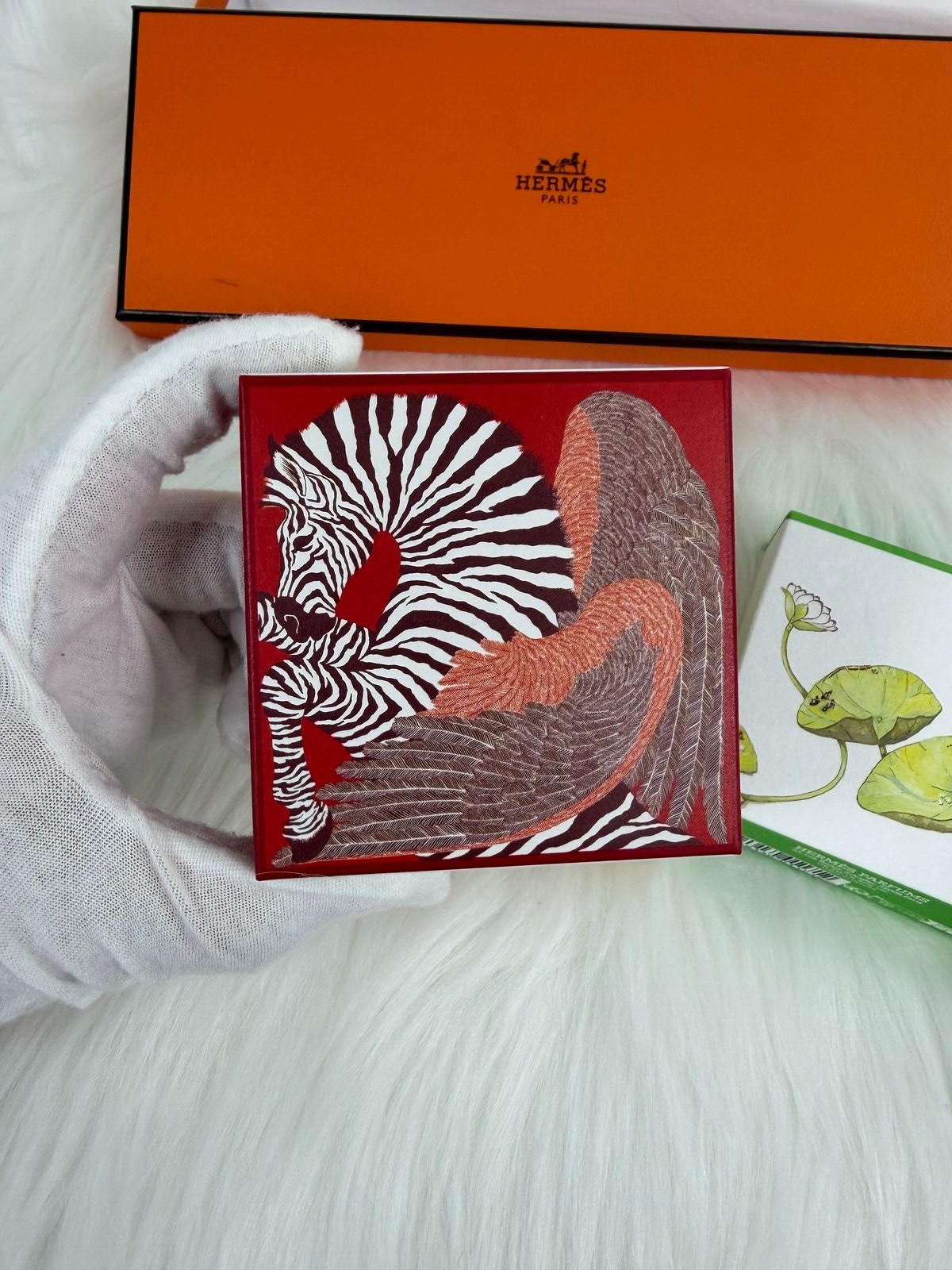 Hermes Perfumed Soap Gift Set 3 x 100g Un Jardin Rhubarbe Savon Authen