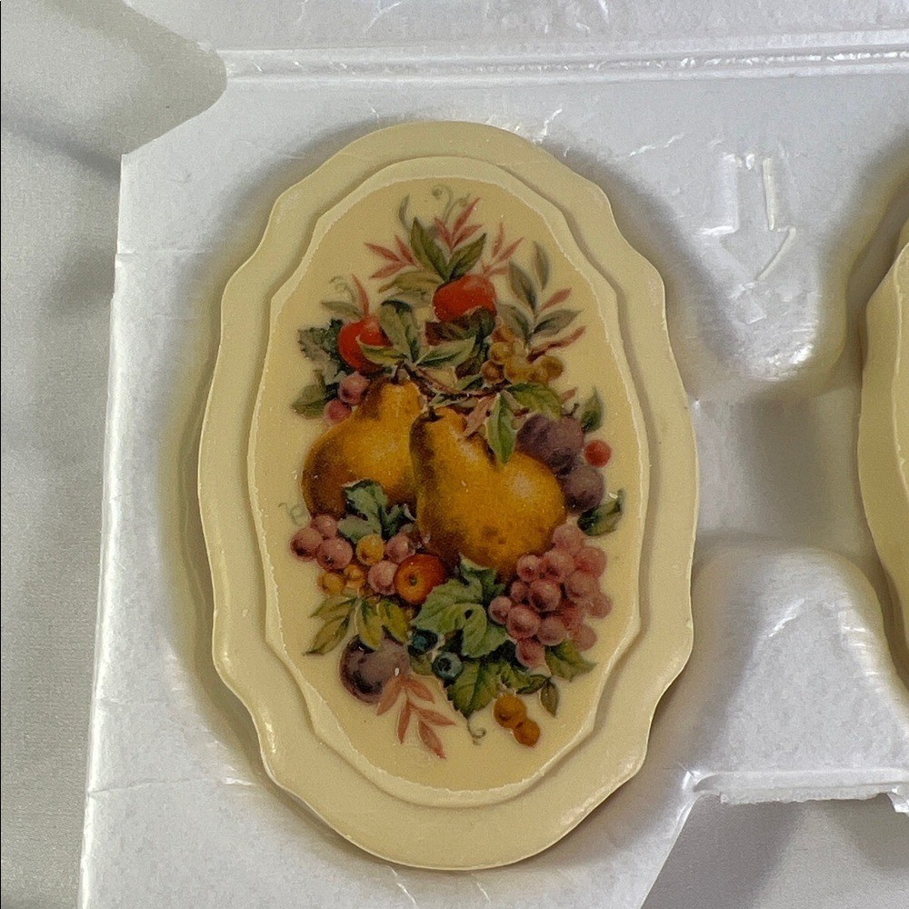 Vintage Avon 1976 Natures Bountiful Fruit Design Decorative Soap Set Chic Granny
