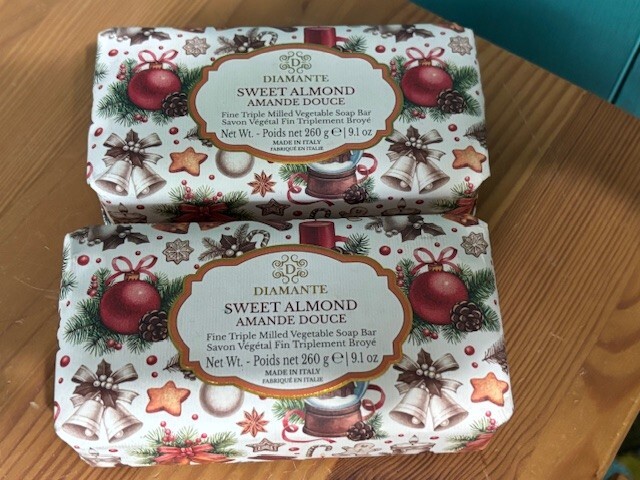2 NEW DIAMANTE SWEET ALMOND FINE TRIPLE MILLED VEGETABLE SOAP BAR ITALY 9.1 OZ