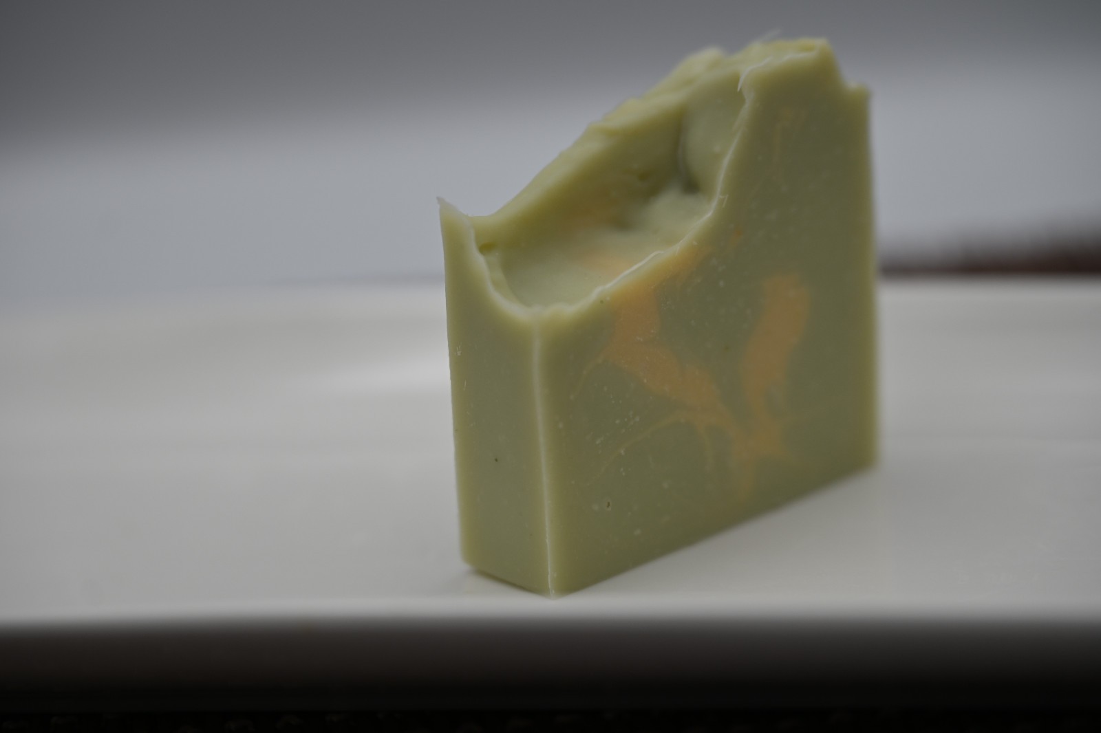 Le Luxe Lather, Luxury Artisan Soap, “Betty-Jo”.. Honey Scent..
