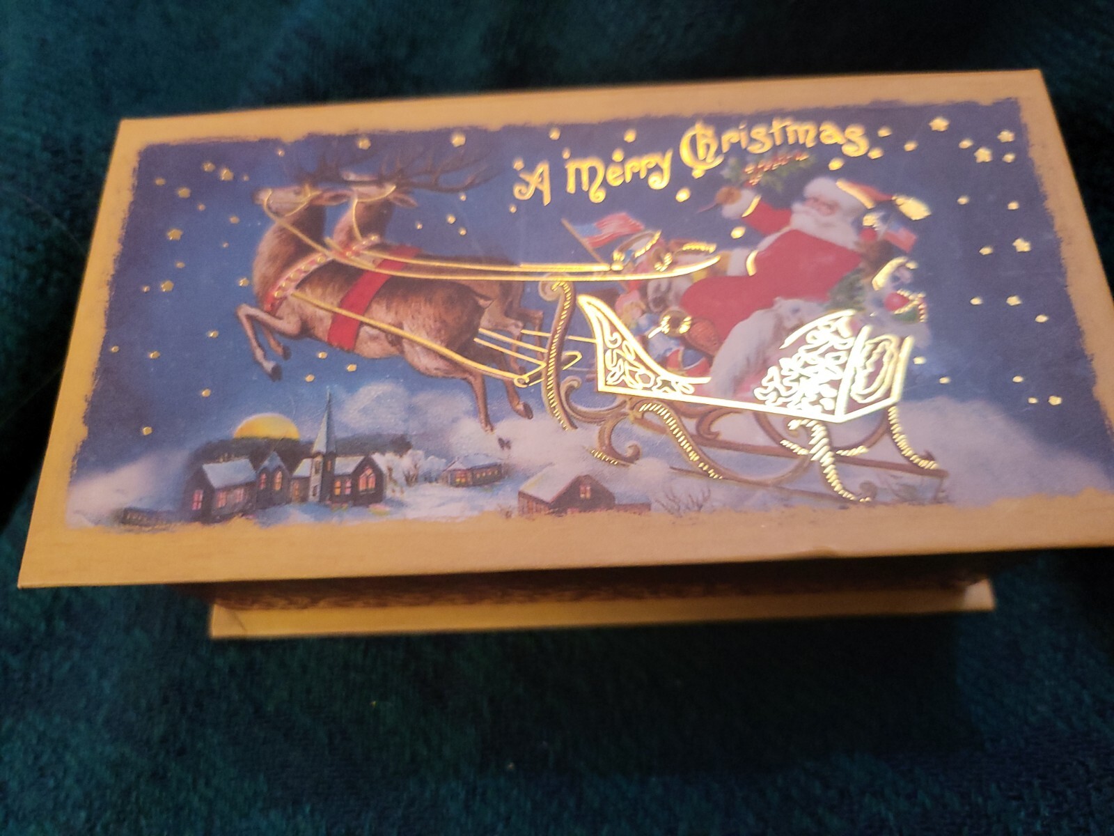 PUNCH STUDIO CHRISTMAS 4 OZ APPLE CINNAMON SOAP in KEEPSAKE MUSIC BOX
