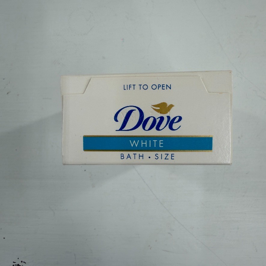 VTG 1996 Dove Beauty Bar Soap Sealed 4.75oz Lever Bros USA New Old Stock Prop Ad