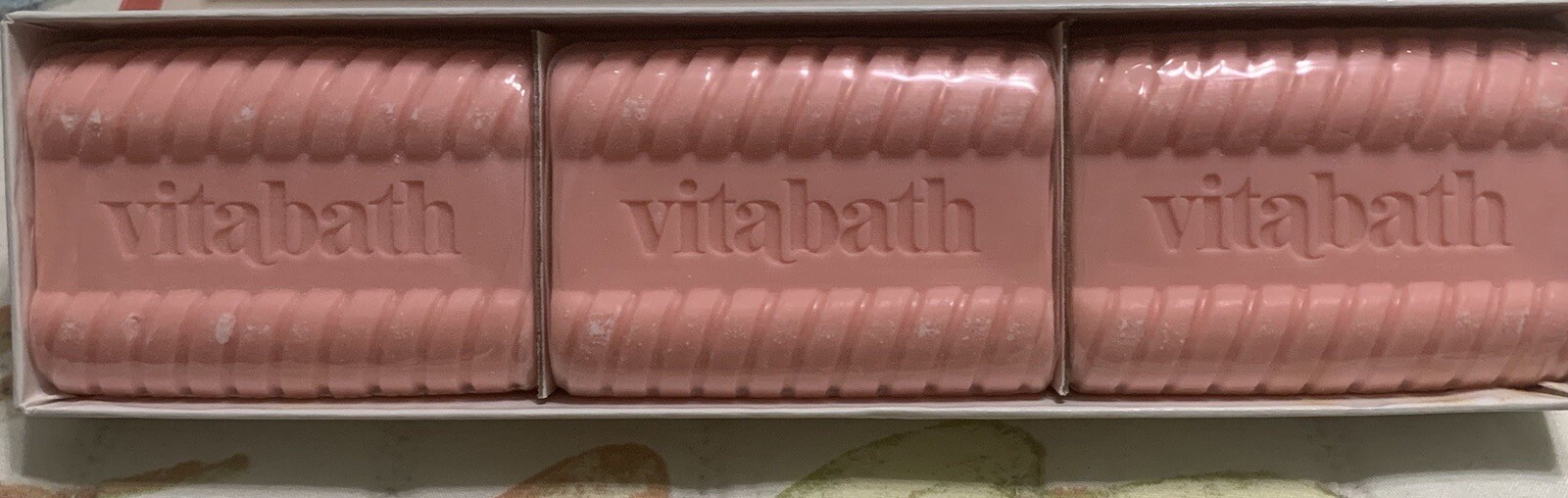 NOS 1980 BEECHAM Vintage Fresh Pink Vitabath 4 Oz Ea Bar Soap Total 12 Oz