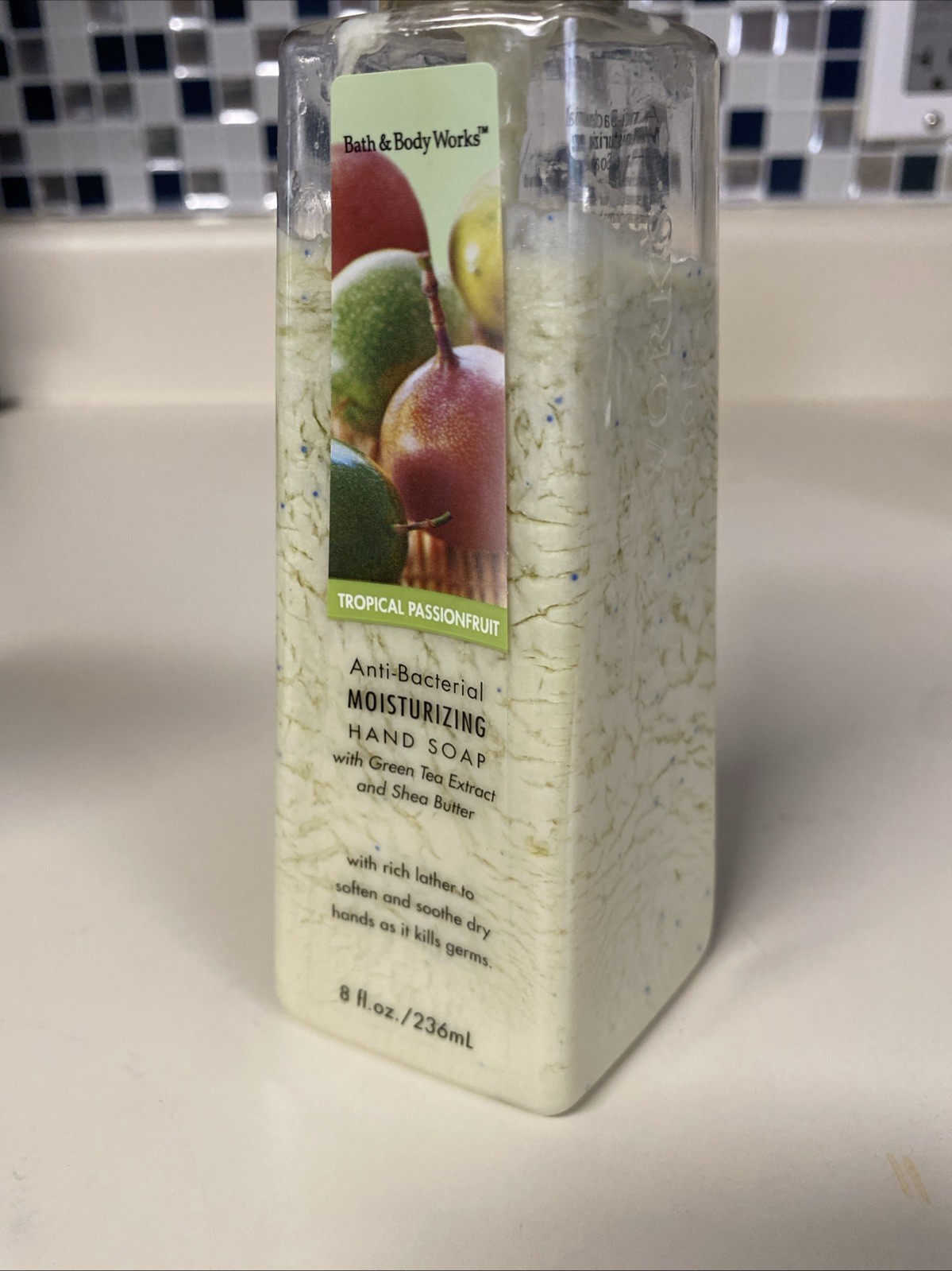 Bath and Body Works Tropical Passionfr Anti Bacterial Moisturizing Hand Soap 80%