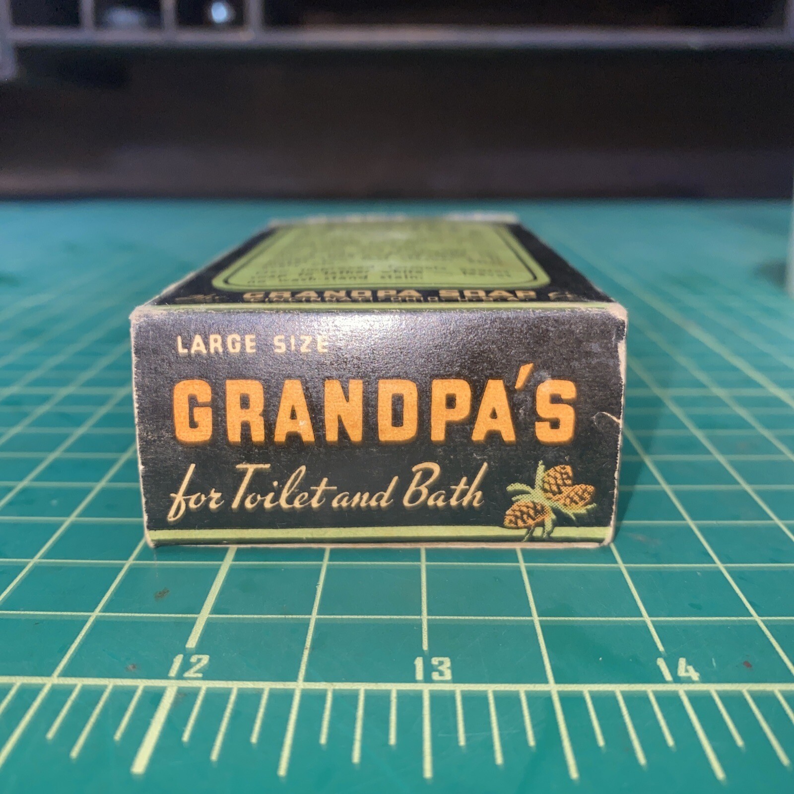 Antique Grandpa’s Wonder Pine Tar Toilet Soap New Cincinnati Ohio General Store