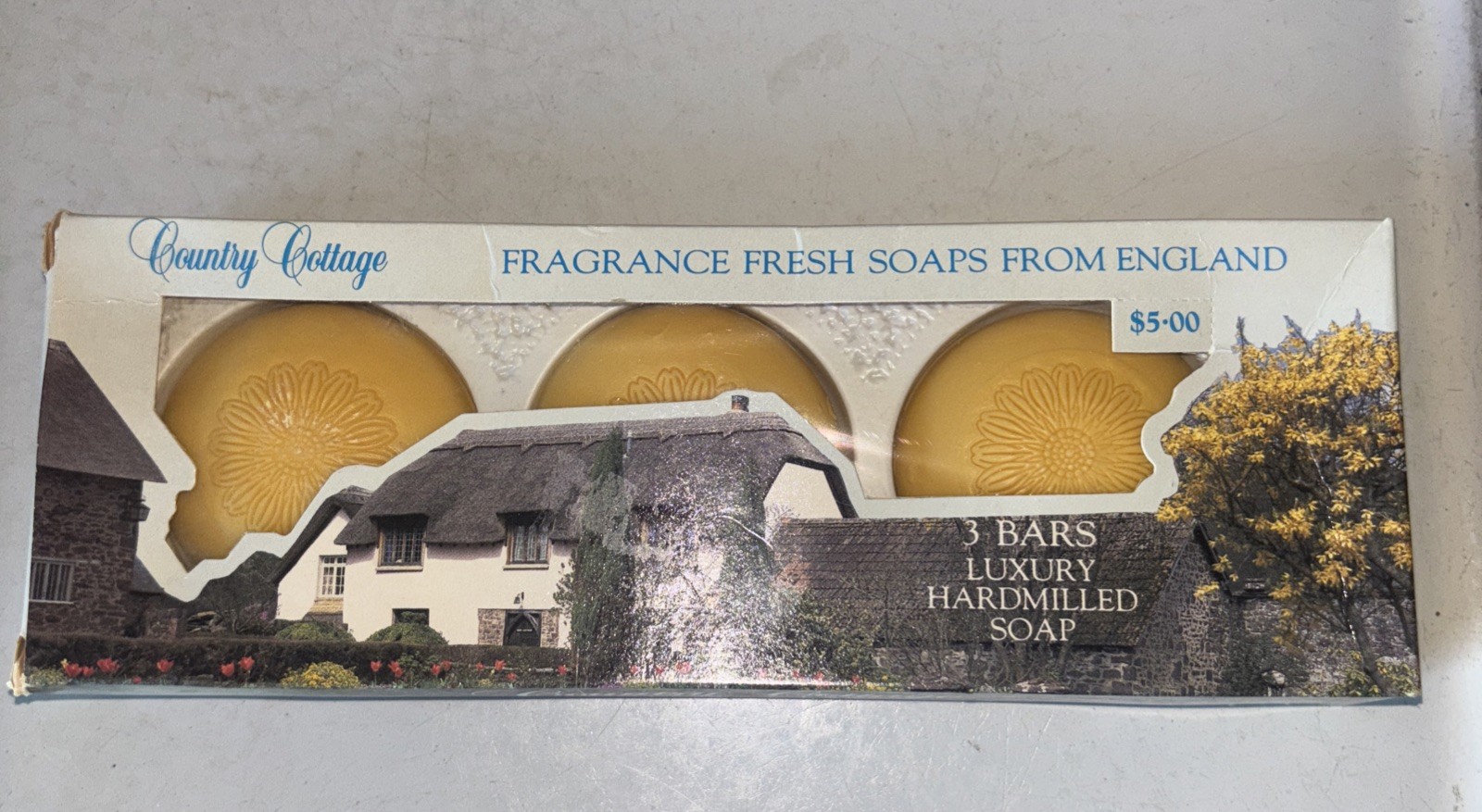 Vtg. Country Cottage Vintage Fragrance Fresh Soaps From England Handmilled NOS