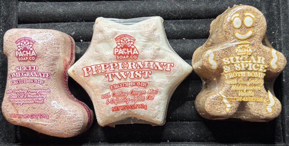 Pacha SOAP Christmas Holiday Bath Bomb 3pk