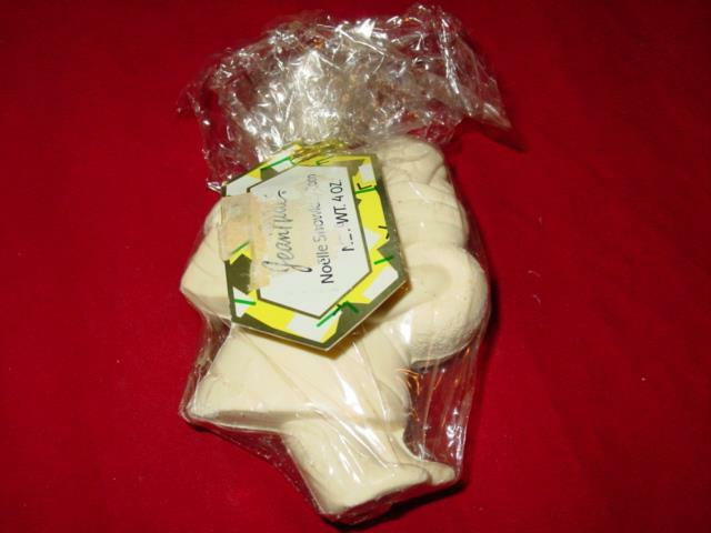Revlon Jean Naté Nate – NOELLE SNOWLADY SOAP – Vintage Christmas Holiday SEALED