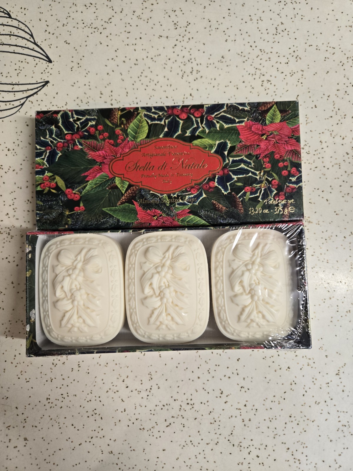 SAPONIFICIO ARTIGIANALE FIORENTINO ALMOND SCENTED SOAPS 4.40 OZ EACH CHRISTMAS