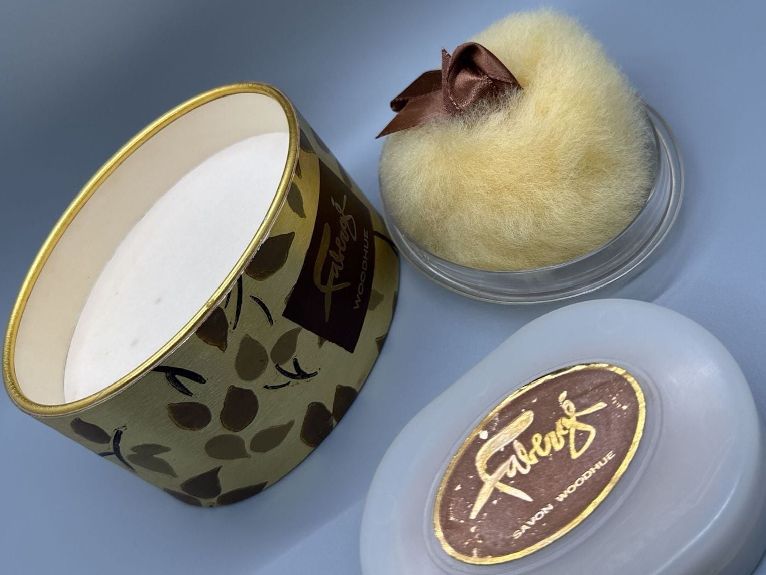 NOS Faberge Woodhue Bath Powder & Savon Woodhue Soap in Case Set 60’s MCM Vtg